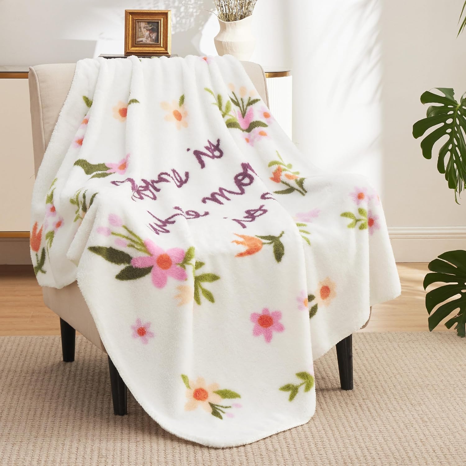 Super Soft Warm Blanket for Mom - Lightweight Mom Blankets as Birthday Gifts for Mother, Wife, Grandma from Daughter, I Love You White Throw 50"x60"