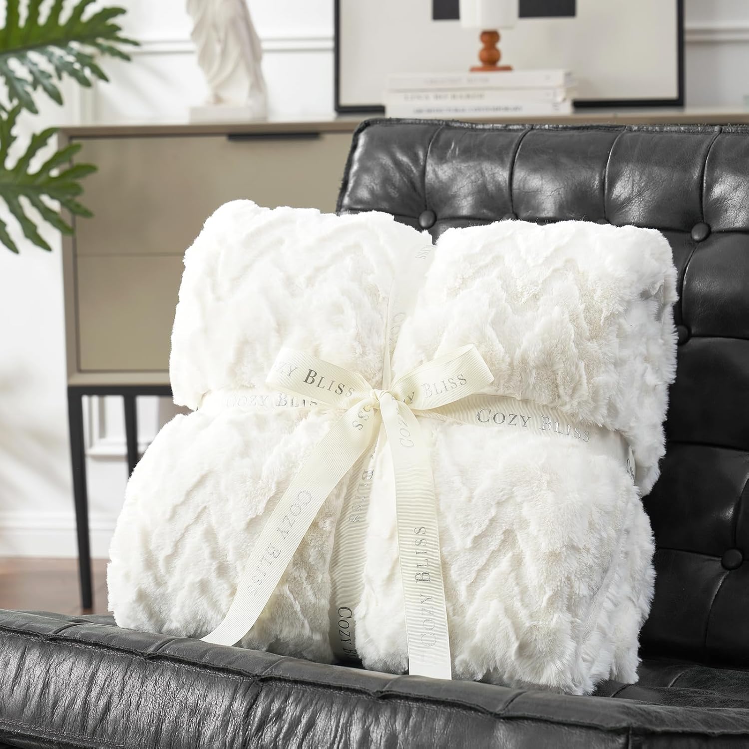 Faux Fur Throw Blanket for Couch, 4D Zigzag Ultra Soft Fuzzy Plush Cozy Throw Gifts Blanket for Women,Cream White Blanket for Sofa Bedroom Living Room.50 * 60 Inches