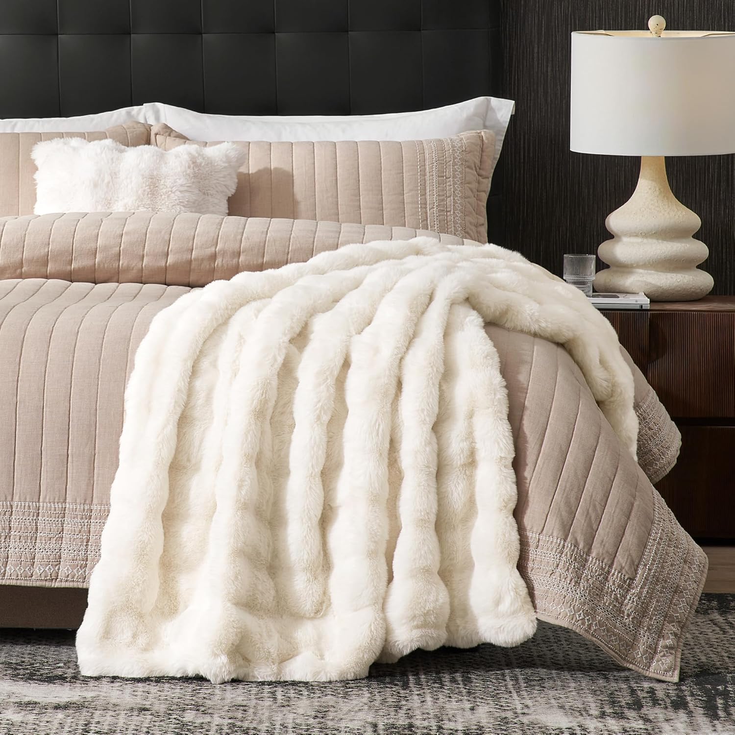 Faux Fur Throw Blanket for Couch, Fuzzy Soft Plush Thick Bubble Blanket for Sofa Bedroom Living Room, 50 x 60 Inches, Cream White