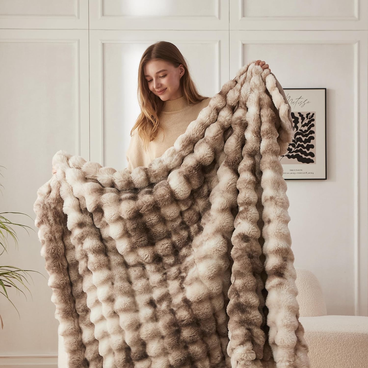 Faux Rabbit Fur & Flannel Throw Blanket 50x60 Inch - Luxury Fuzzy & Cozy Soft Blanket for All Seasons, Breathable and Comfortable for Bed, Sofa, Couch, and Camping,Tie Dye Brown