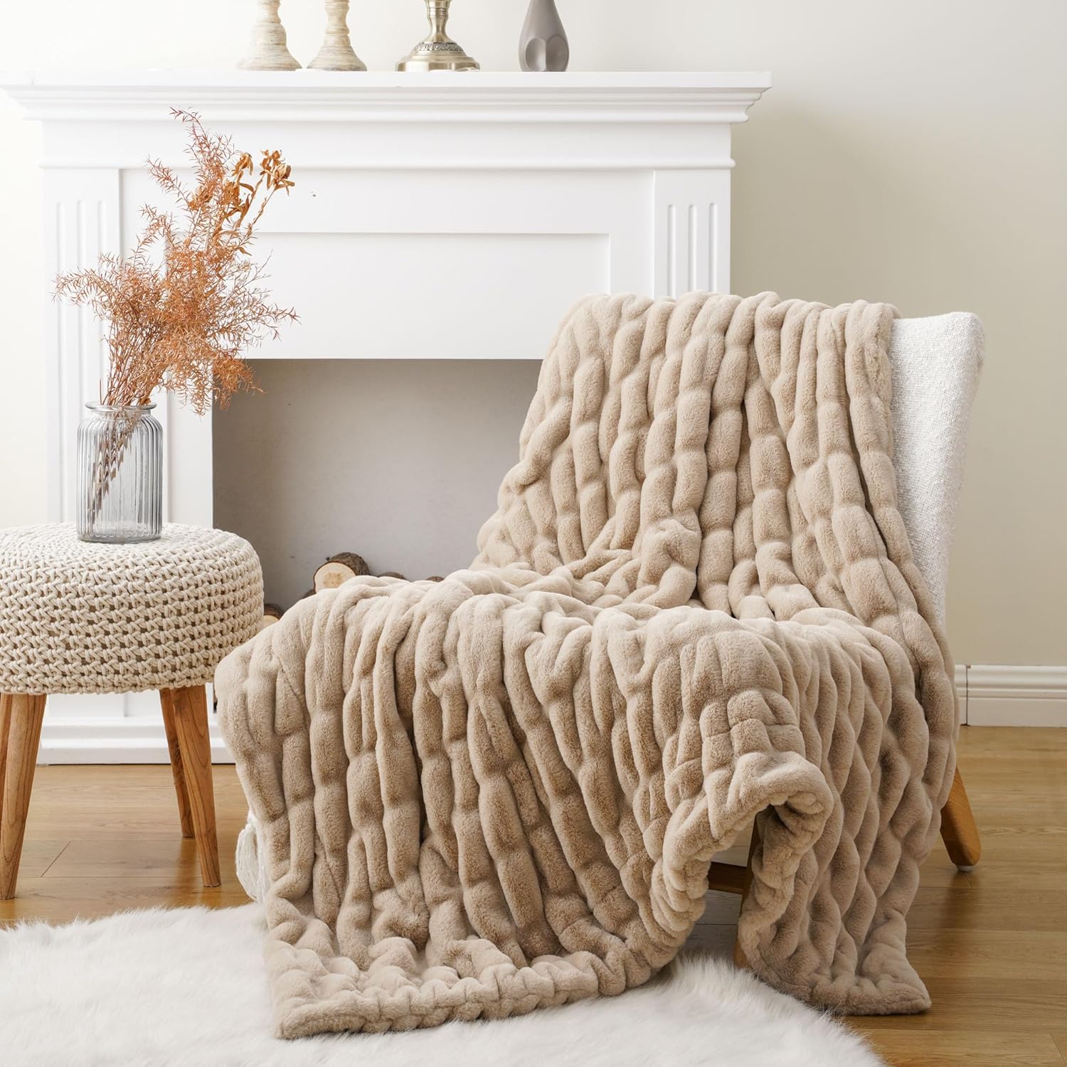 Beige Faux Fur Throw Blanket, Double Side Reversible Ruched Rabbit Fur Blanket for Couch, Bed, Cozy Soft Warm Mink Blanket, 50x60 Inches