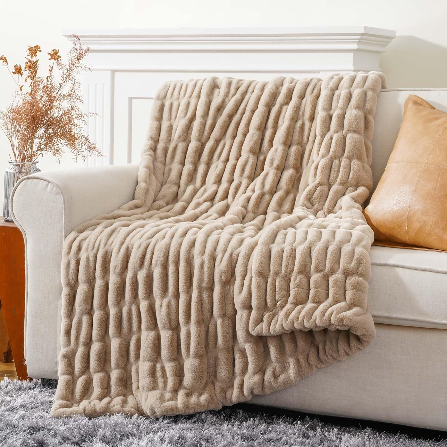 Beige Faux Fur Throw Blanket, Double Side Reversible Ruched Rabbit Fur Blanket for Couch, Bed, Cozy Soft Warm Mink Blanket, 50x60 Inches