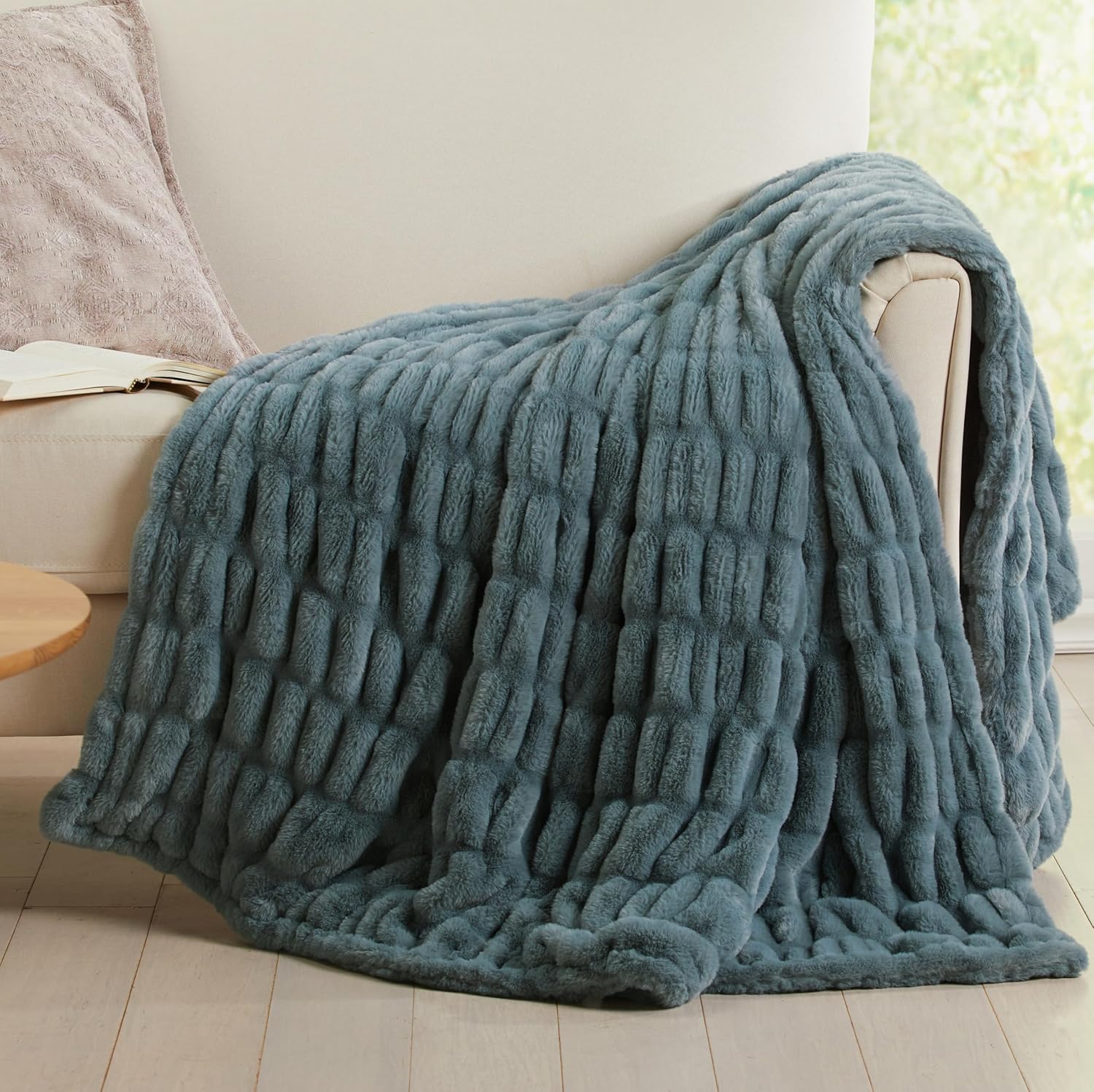 Micro Plush Throw Blanket for Couch | Thick Fluffy Faux Fur Blanket | Fluffy Blanket Fuzzy | Warm Blankets for Winter | Perfect Throw Blanket for Couch Year Round | Lily Collection