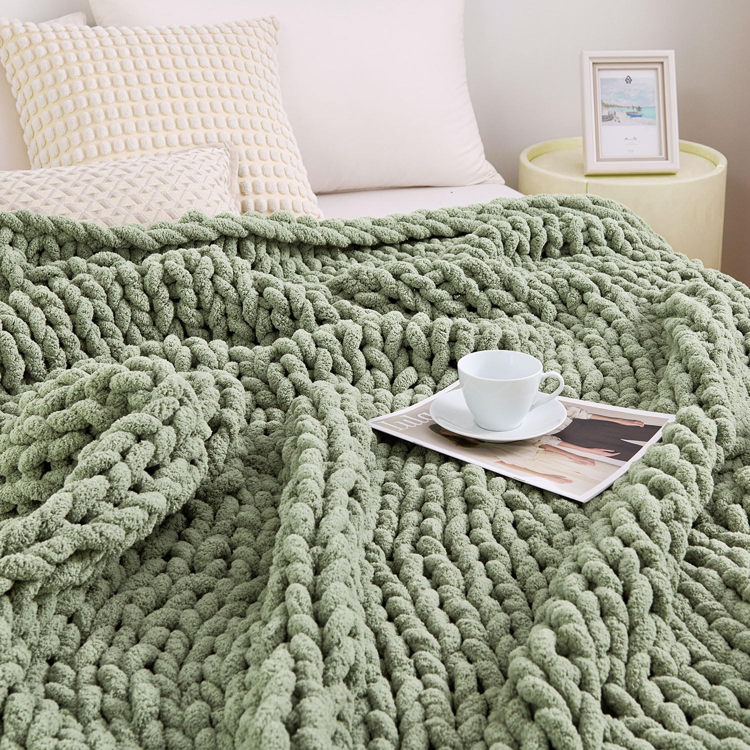 Chunky Knit Blanket Throw, 100% Hand Knit Chenille Throw Blanket for Sofa & Home Decor, Soft and Cozy Knitted Throw Blankets (Sage Green，51"x63")