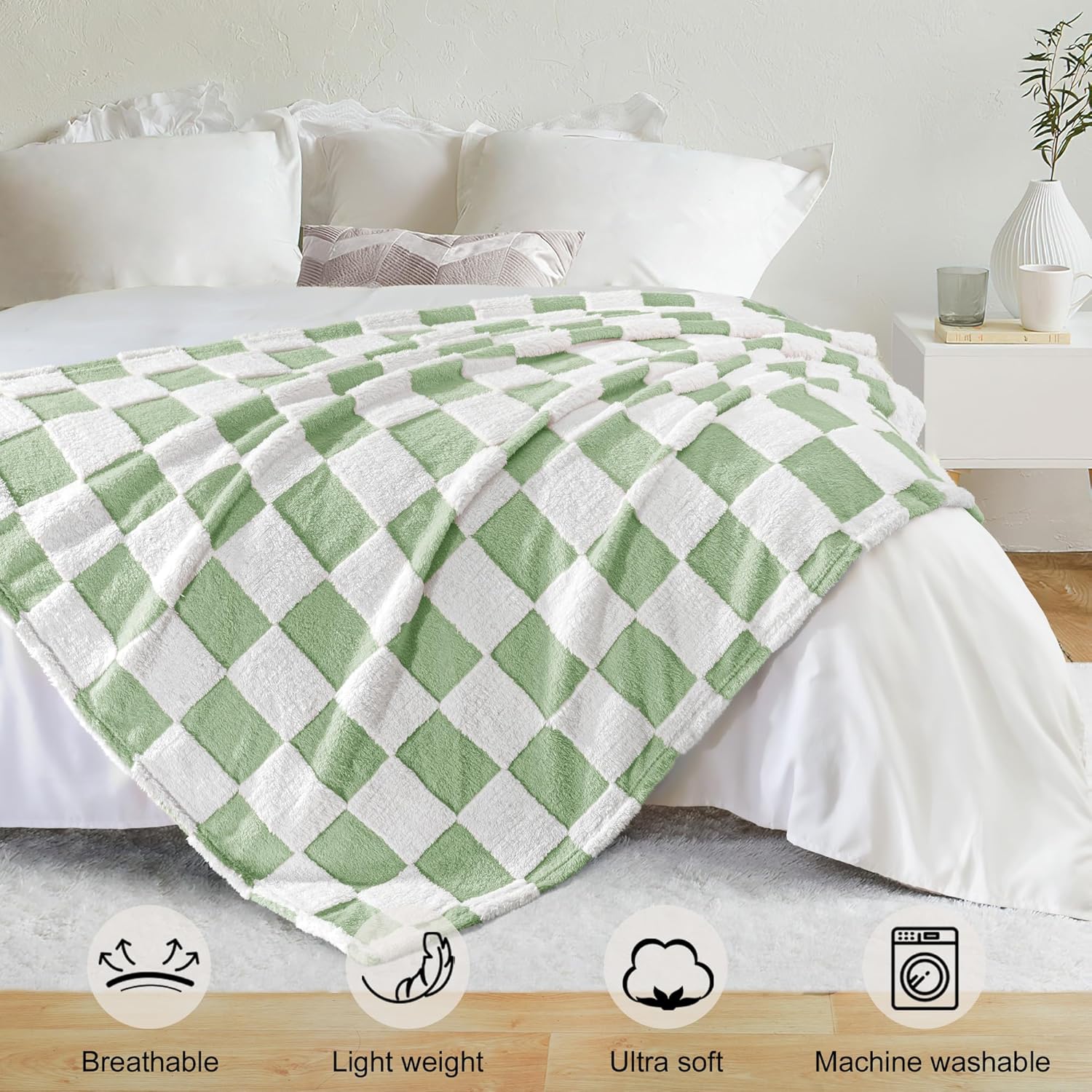 Fleece Checkered Blanket King Size, Cozy Lightweight Fuzzy Blanket for Bed, Suitable for All Seasons, Sage Green, 90" x 104"