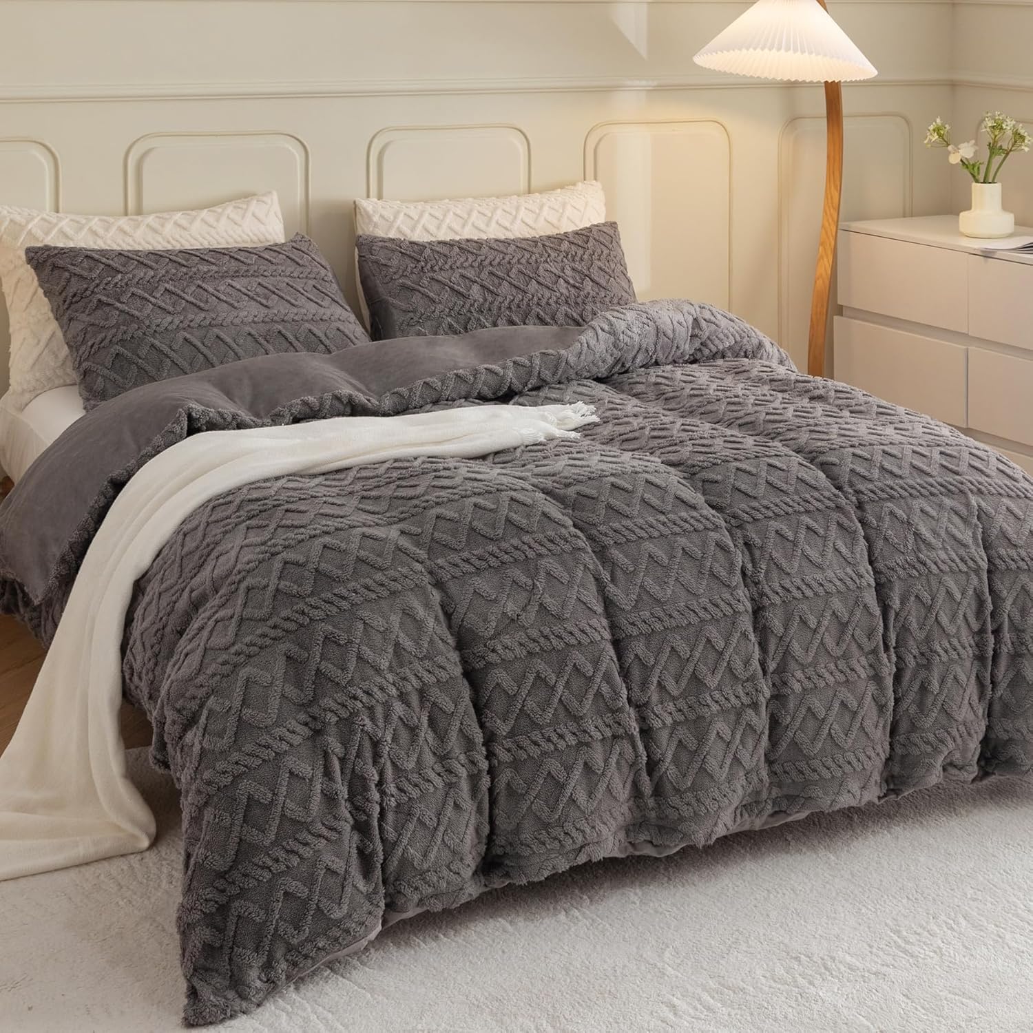 Duvet Cover Queen Size Ultra Soft Fuzzy Duvet Cover 3 Pieces Shaggy Bedding Set Includes 1 Faux Fur Duvet Cover + 2 Fur Pillowcases No Comforter (Queen, Gray)