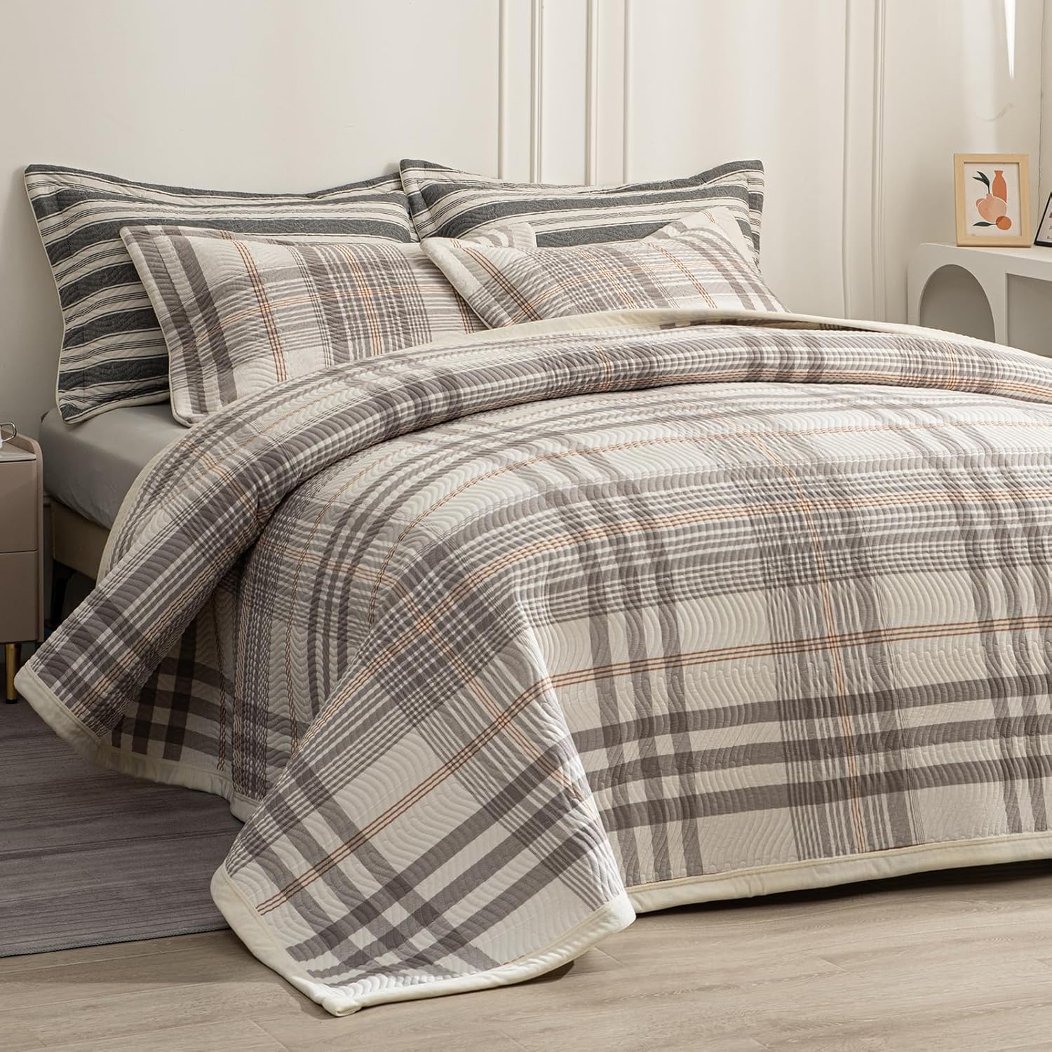 Cotton Plaid Quilt Set, Ultra Soft 3 Pieces King Size Bedding with 2 Pillow Shams, Lightweight Reversible Coverlet Bedspread with Wave Quilting for Summer, 108"x96", Grid-Grey White