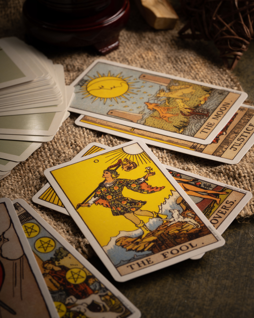 Lectura de Tarot de Cumpleaños: Energía del Año Personal.