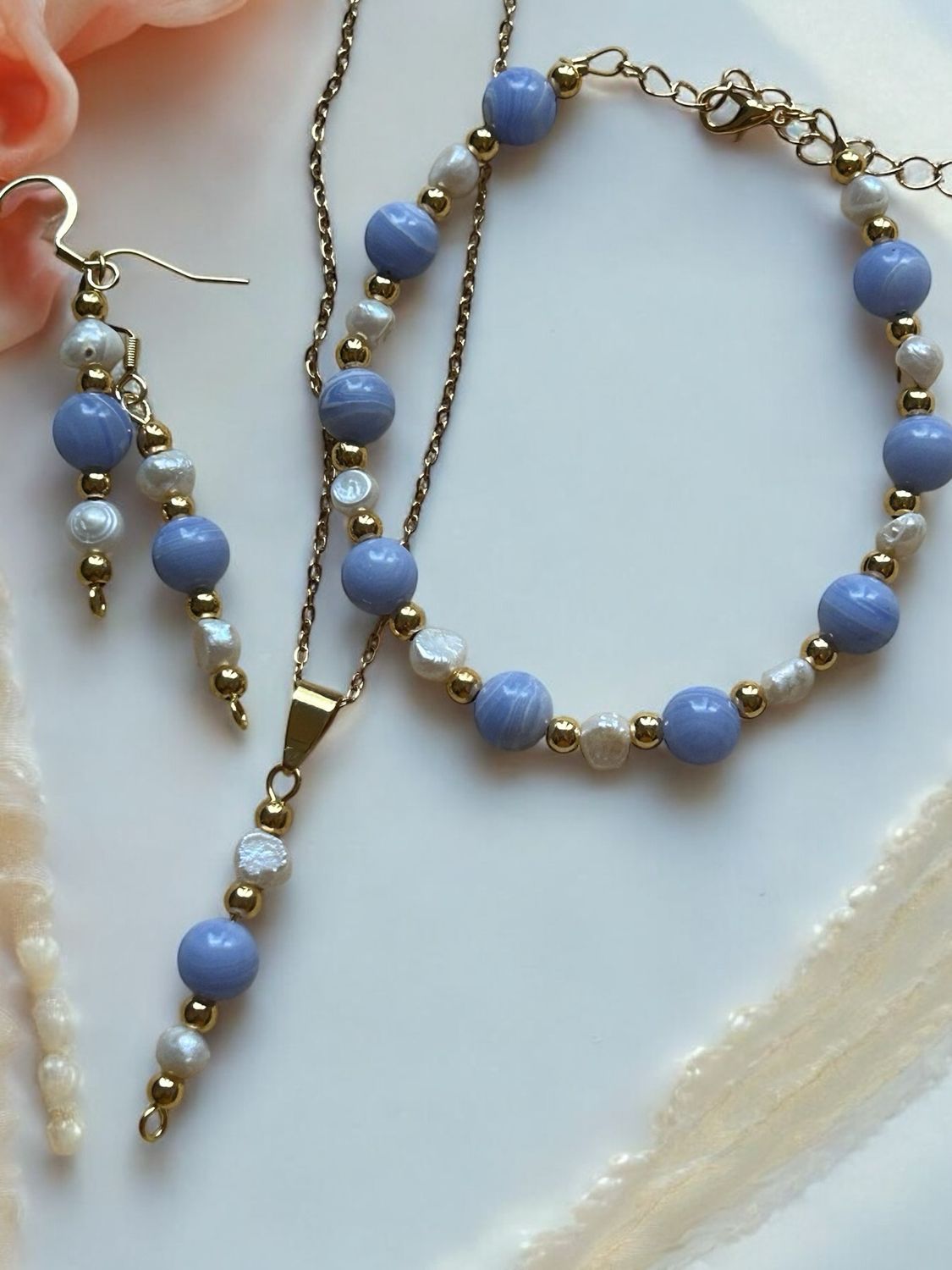 Parure calcédoine et perles d'eau douce