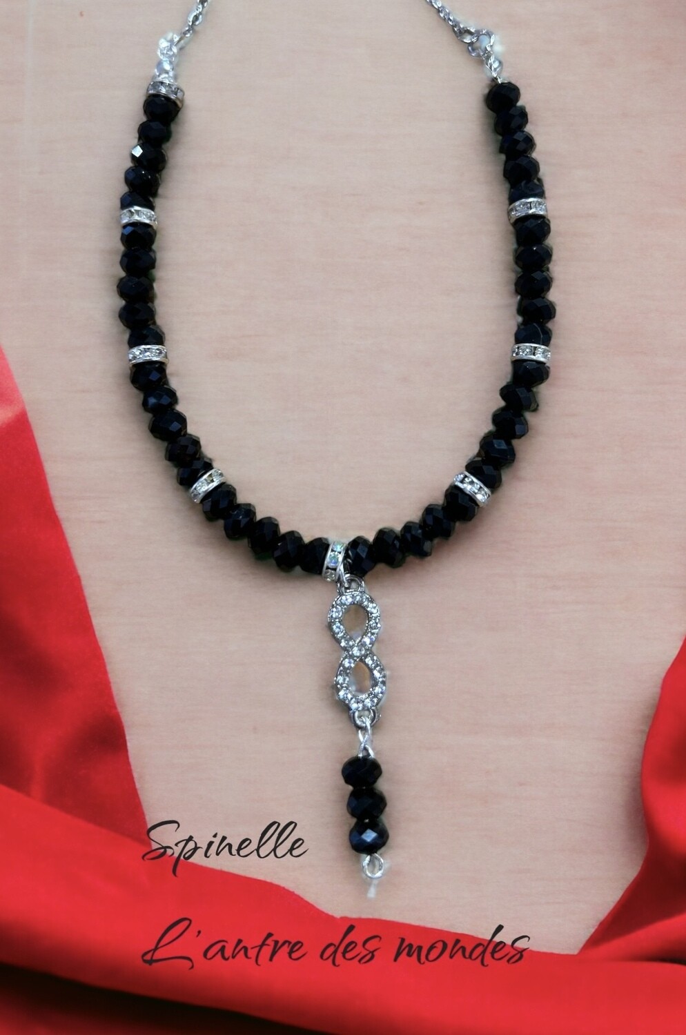 Collier spinelle et linfini