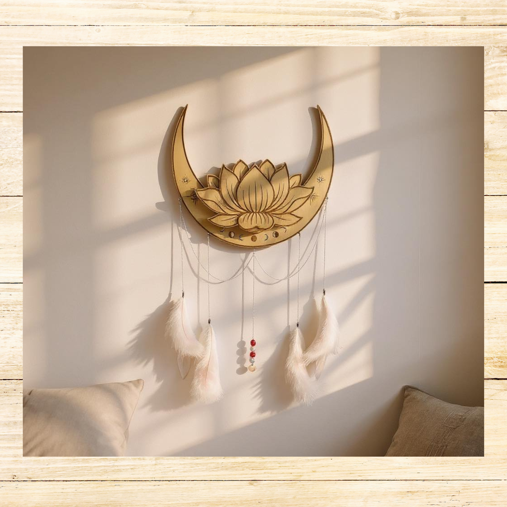 Attrape-rêves en bois avec lotus et lune