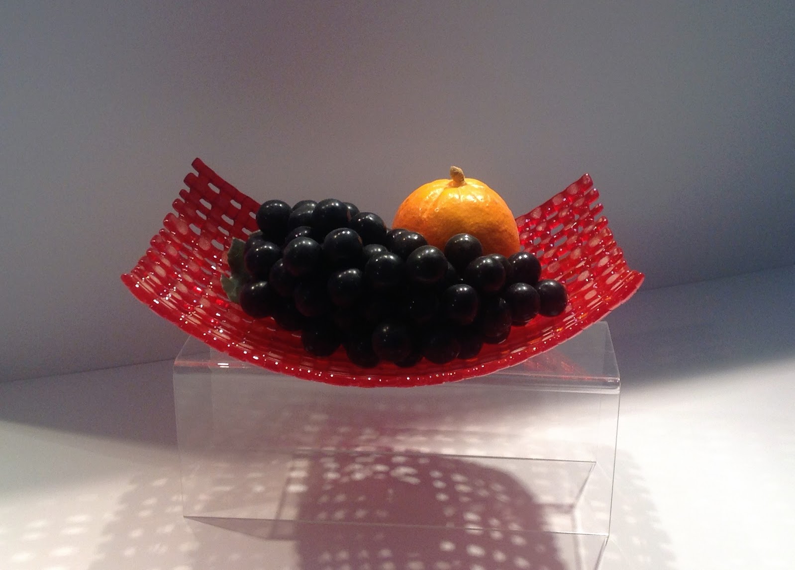 Crimson Grid Glass Lattice Dish