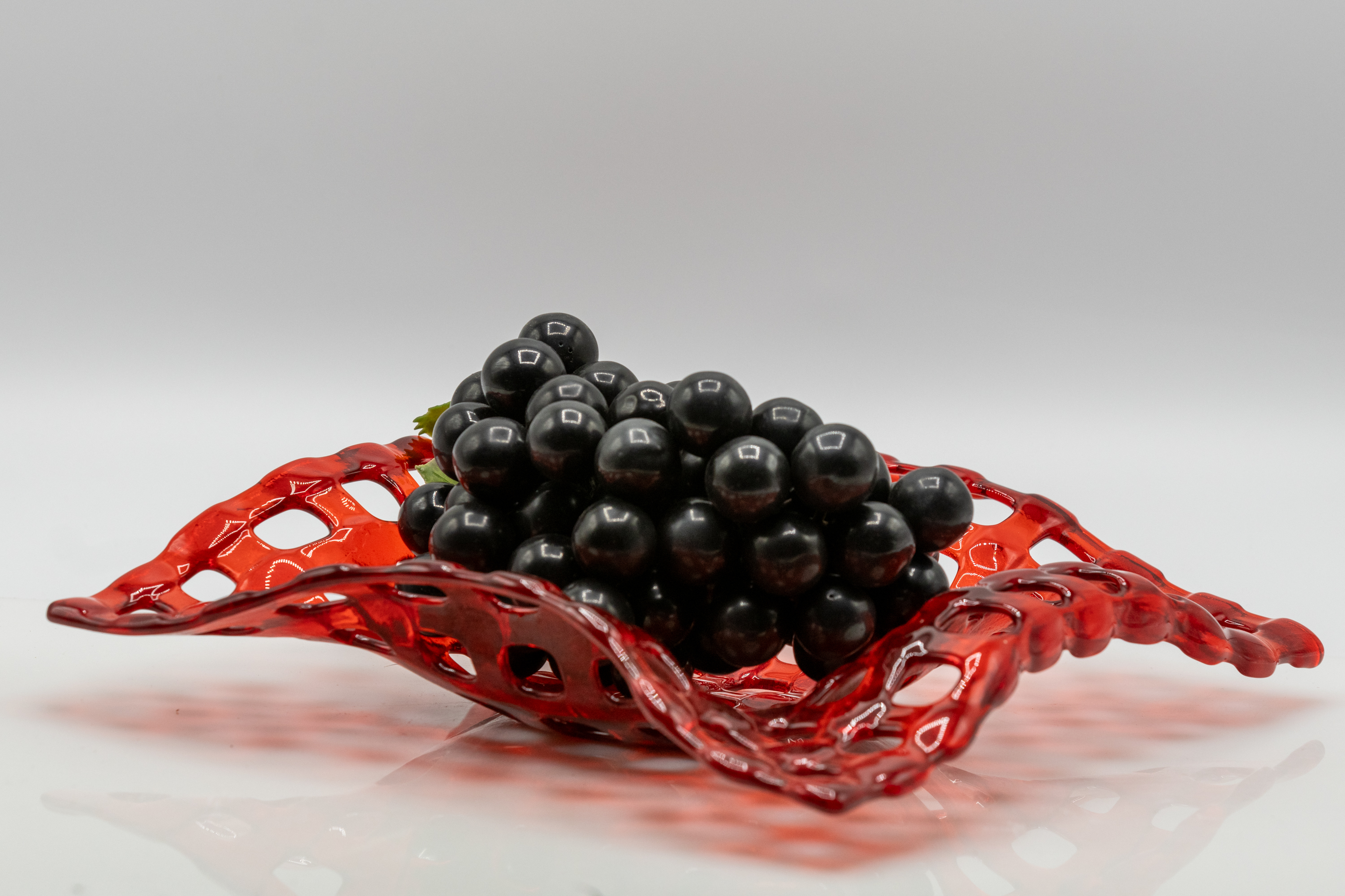 Scarlet Lattice Glass Wave Dish