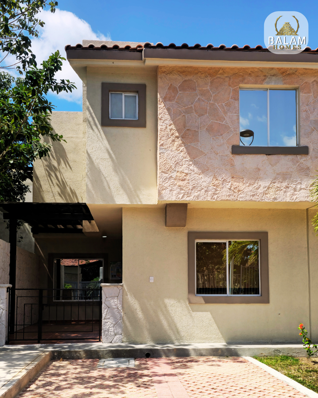 Residencia de lujo en Cancún con estilo de villas españolas