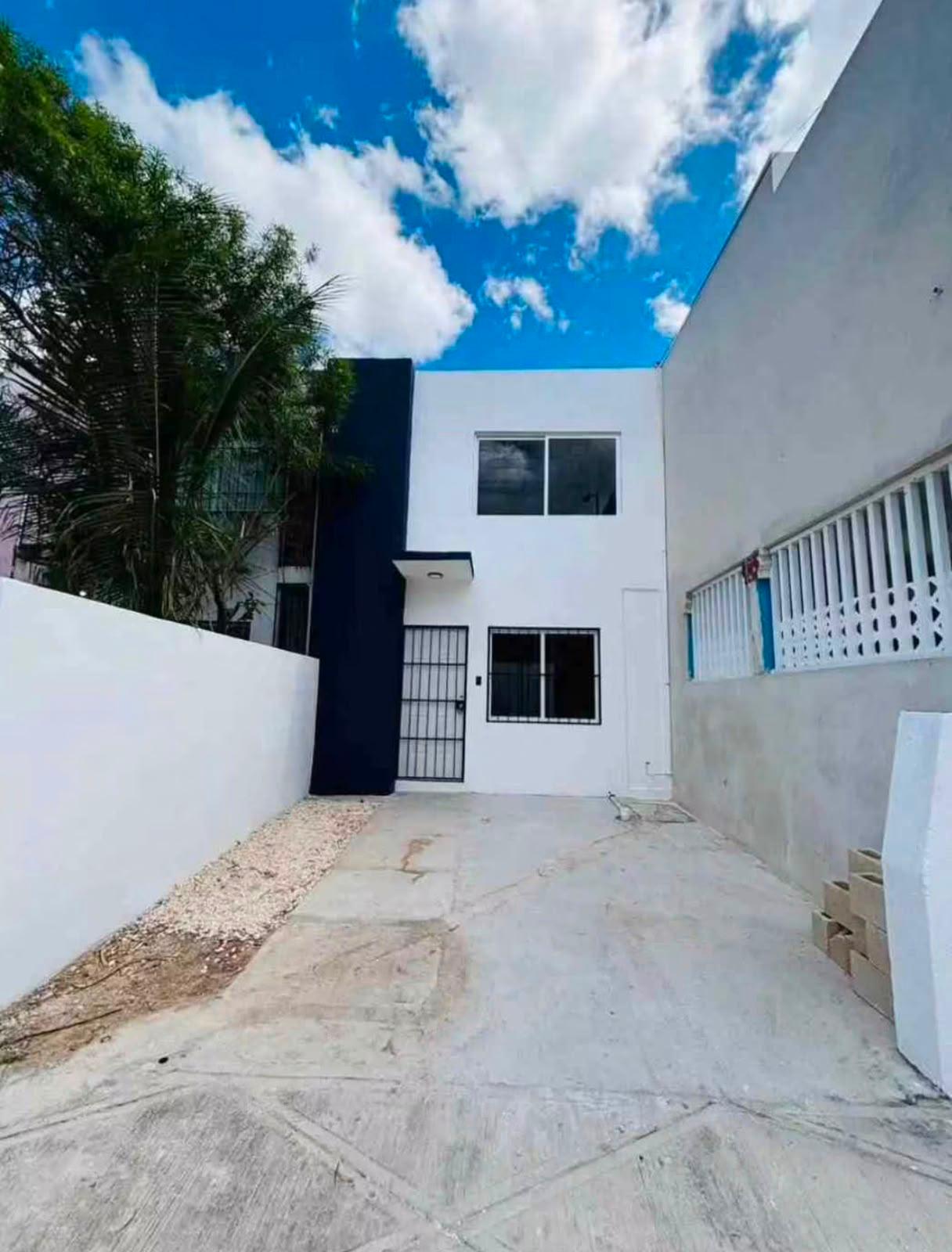 Casa en Venta en Fraccionamiento Las Islas, Cancún – Cerca de Plaza Los Héroes