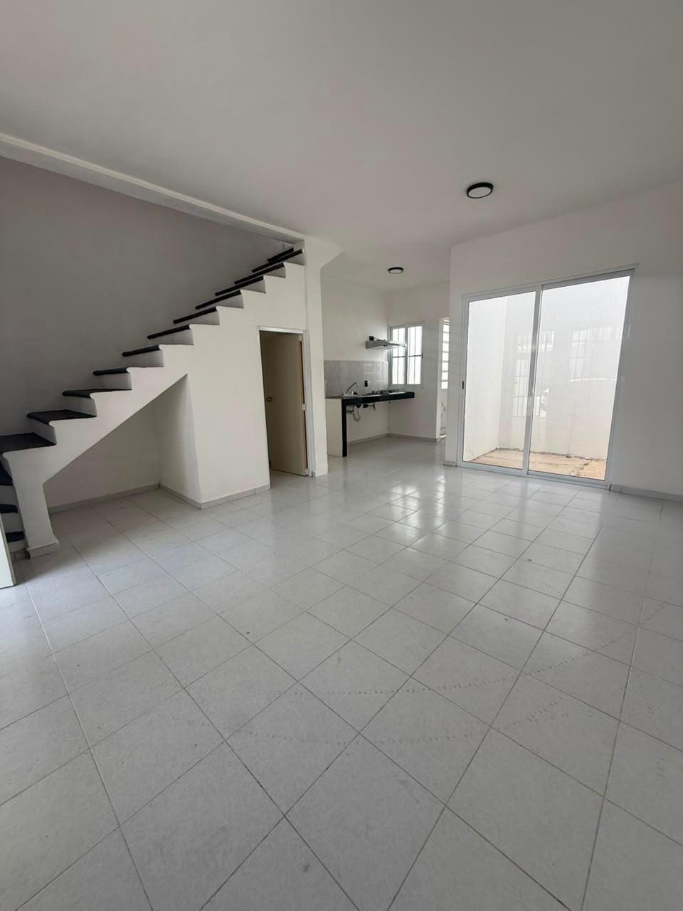 Casa en Venta en Fraccionamiento Las Islas, Cancún – Cerca de Plaza Los Héroes