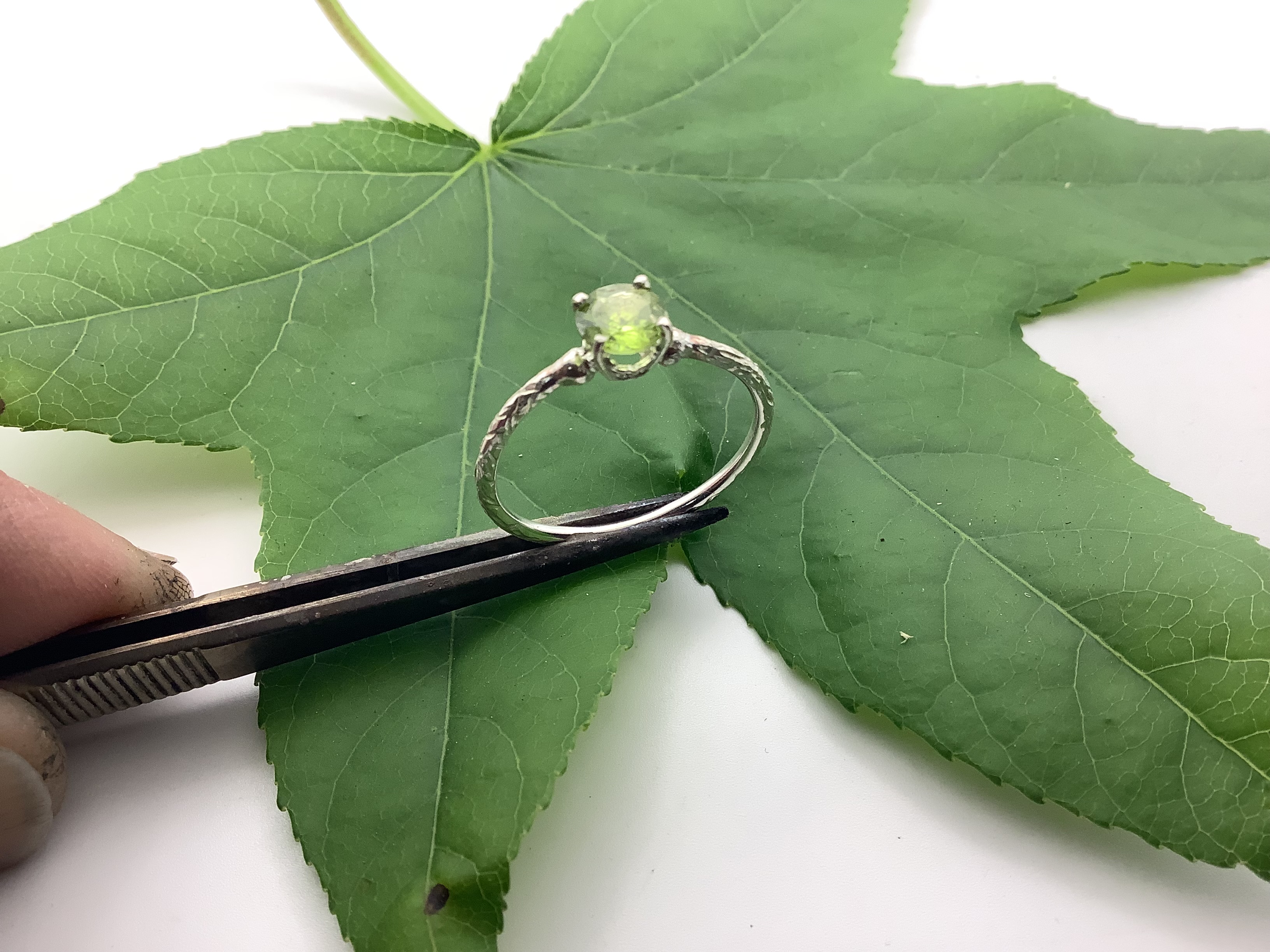 Silver silver ring with Peridot Stone