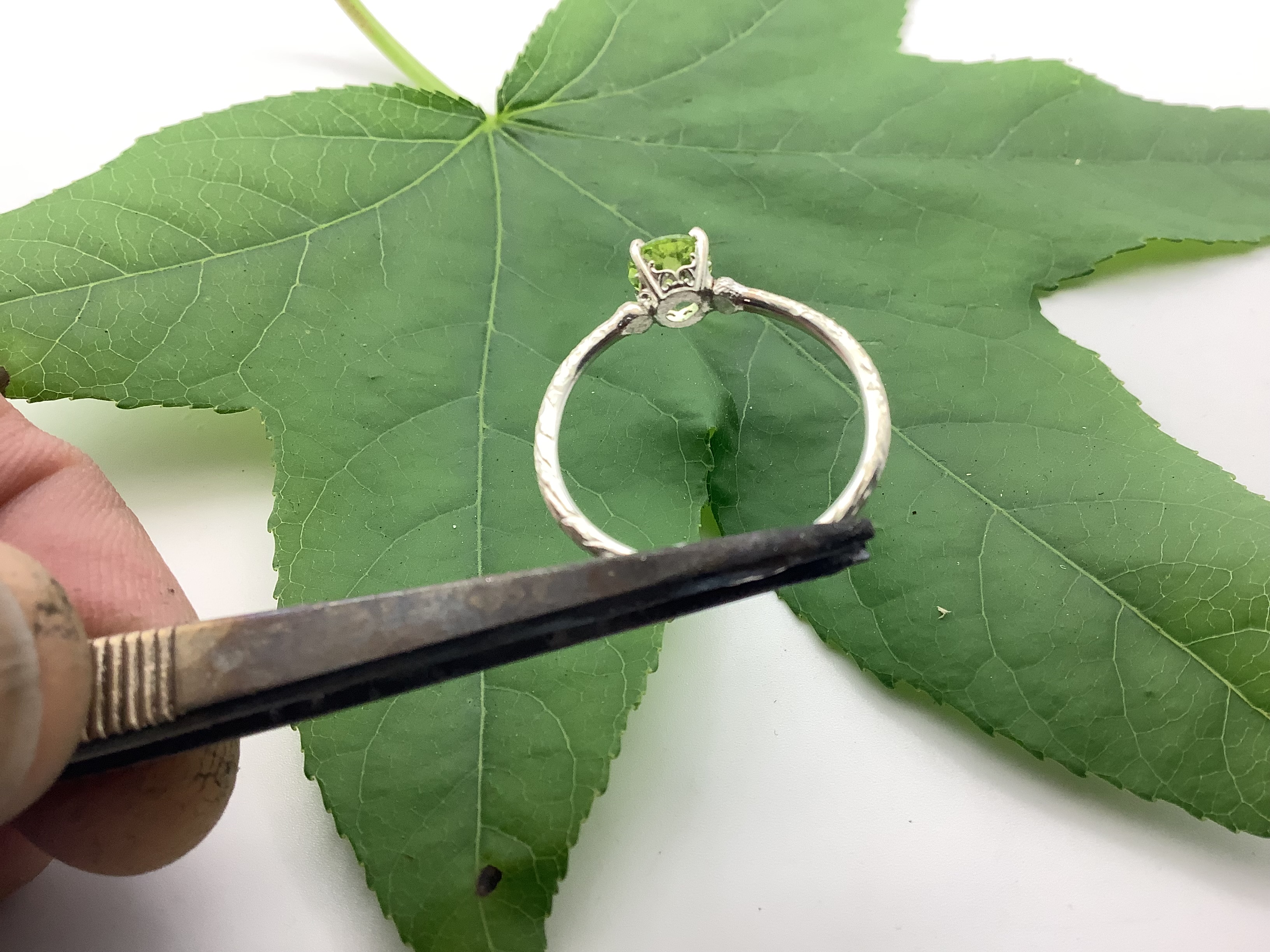 Silver silver ring with Peridot Stone