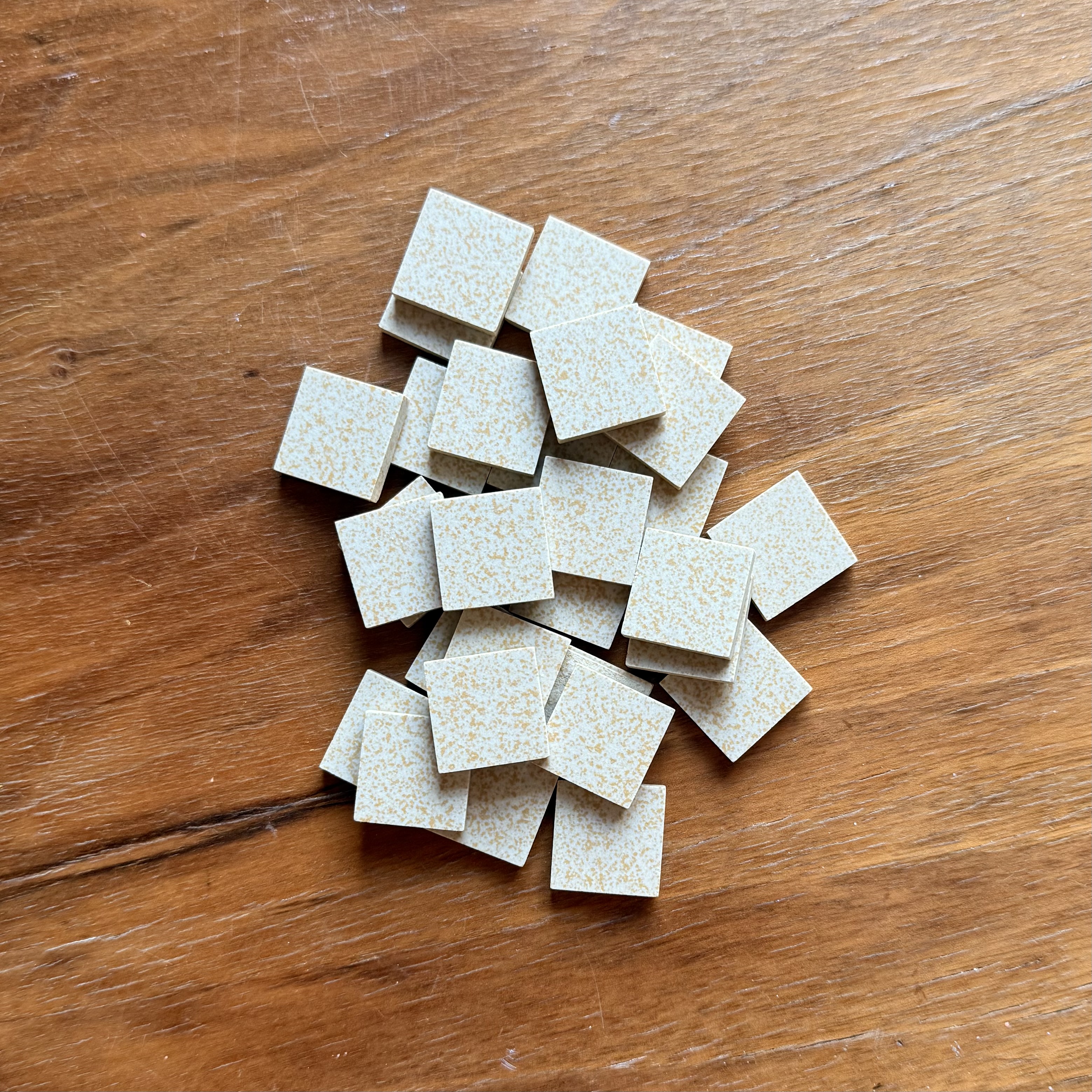 Kafelki do mozaiki - w żółte kropki