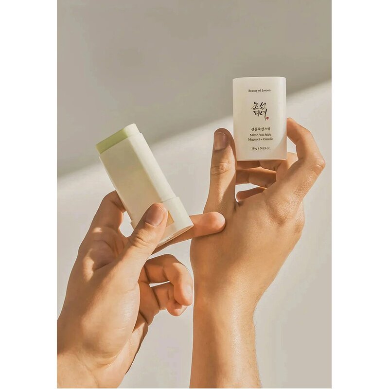 Beauty of Joseon Matte Sun Stick Mugwort + Camelia SPF50+ PA++++ pieštukinė apsauga nuo saulės su kraujažole ir kamelija, 18 g.
