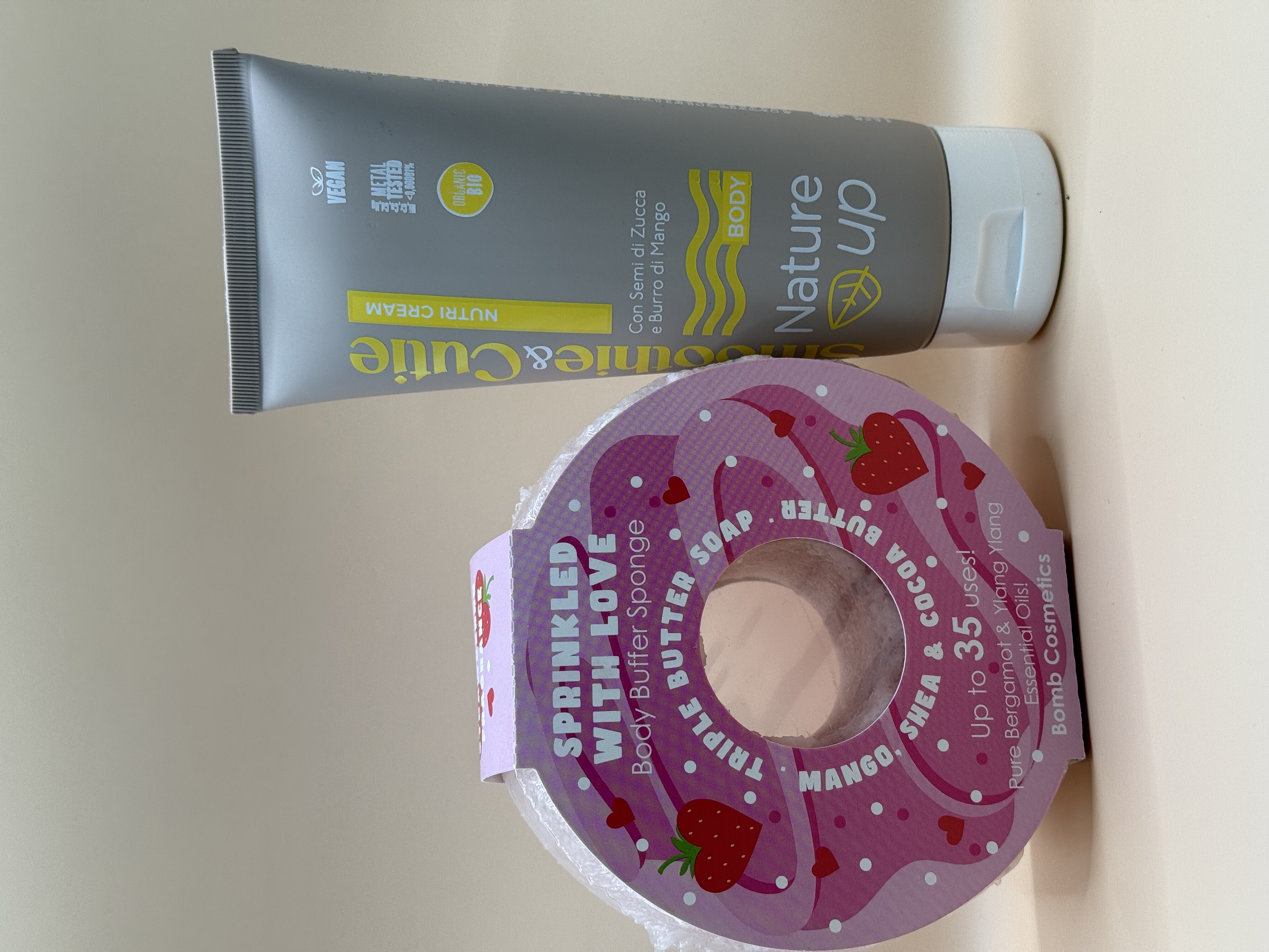 Kūno šveitimo kempinė + maitinamasis kūno kremas