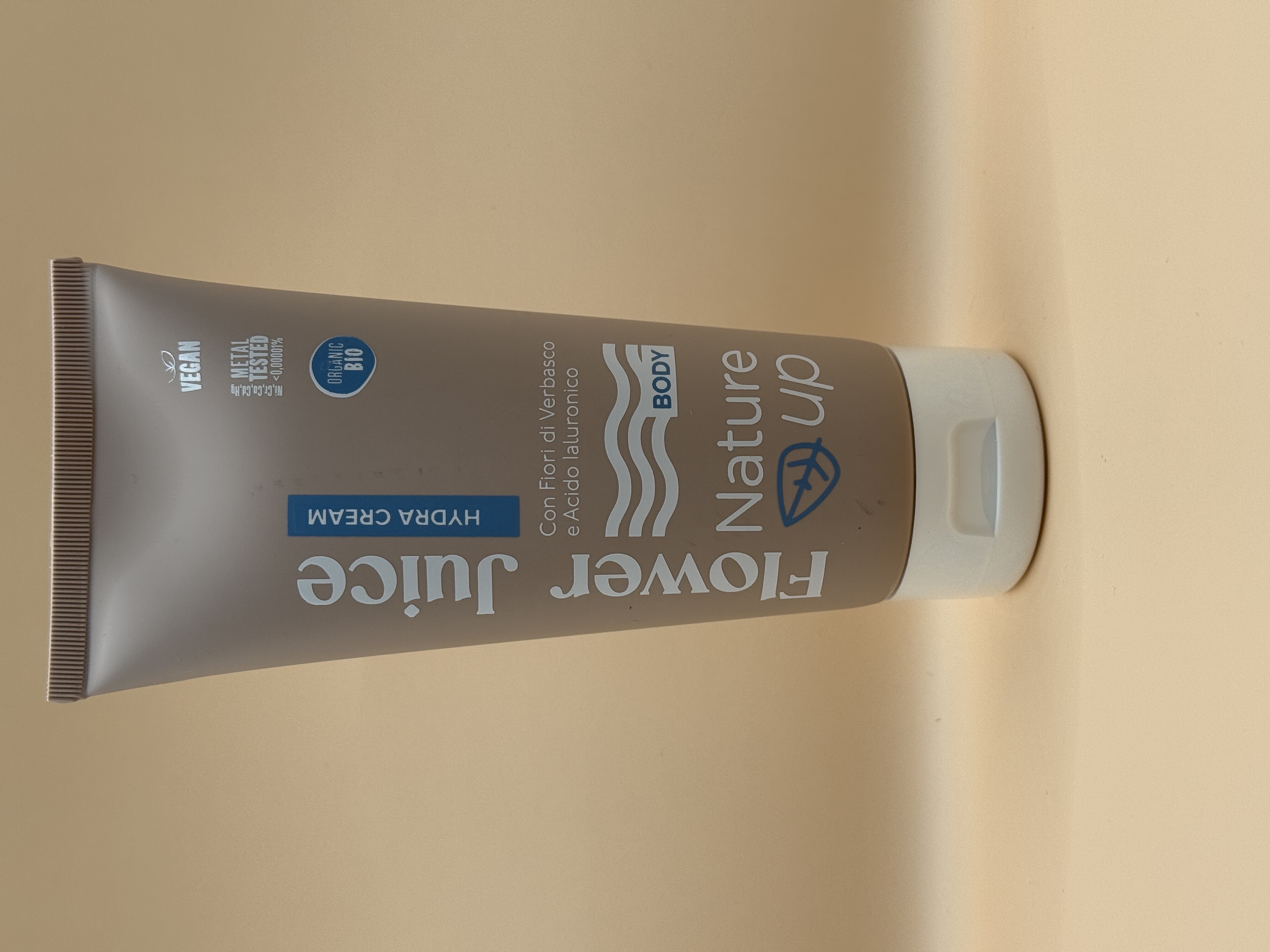 Drėkinamasis dušo gelis + drėkinamasis kūno kremas