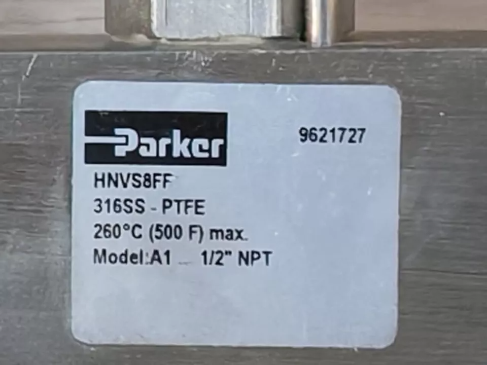 Parker Needle Valve 1/2" MNPT x 1/2" FNPT – HNVS8M8FHP