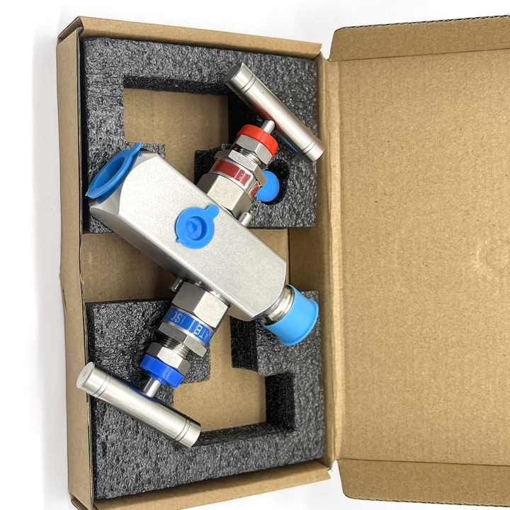 Block and Bleed Valve 3/4" Male NPT x 1/2" Female NPT – Hy-Lok SS316