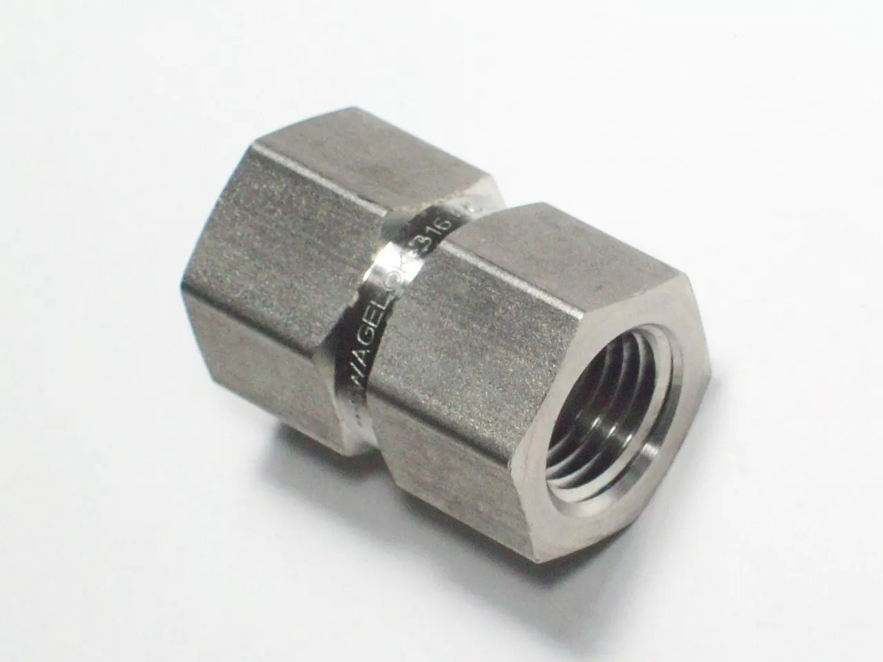 Hex Coupling 1/4" FNPT – SS316