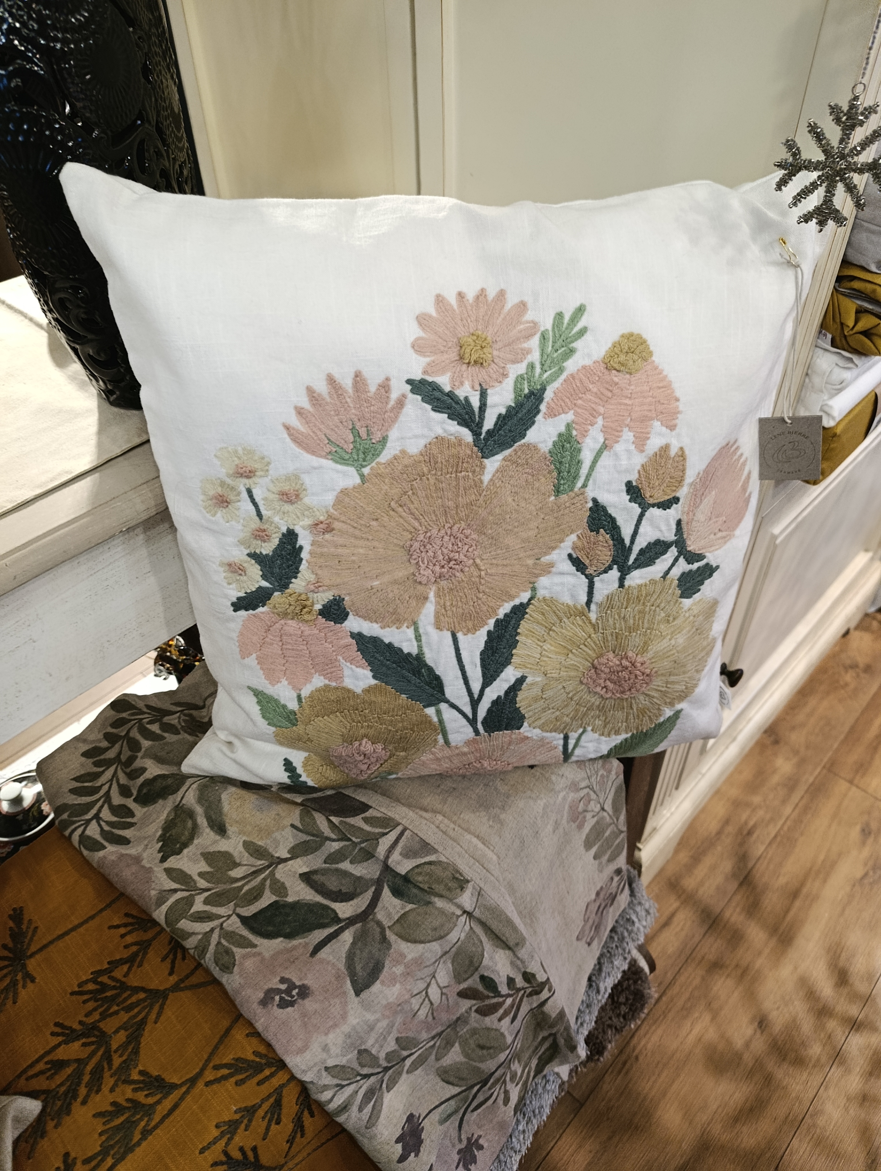 Federa cuscino ricamata in lino