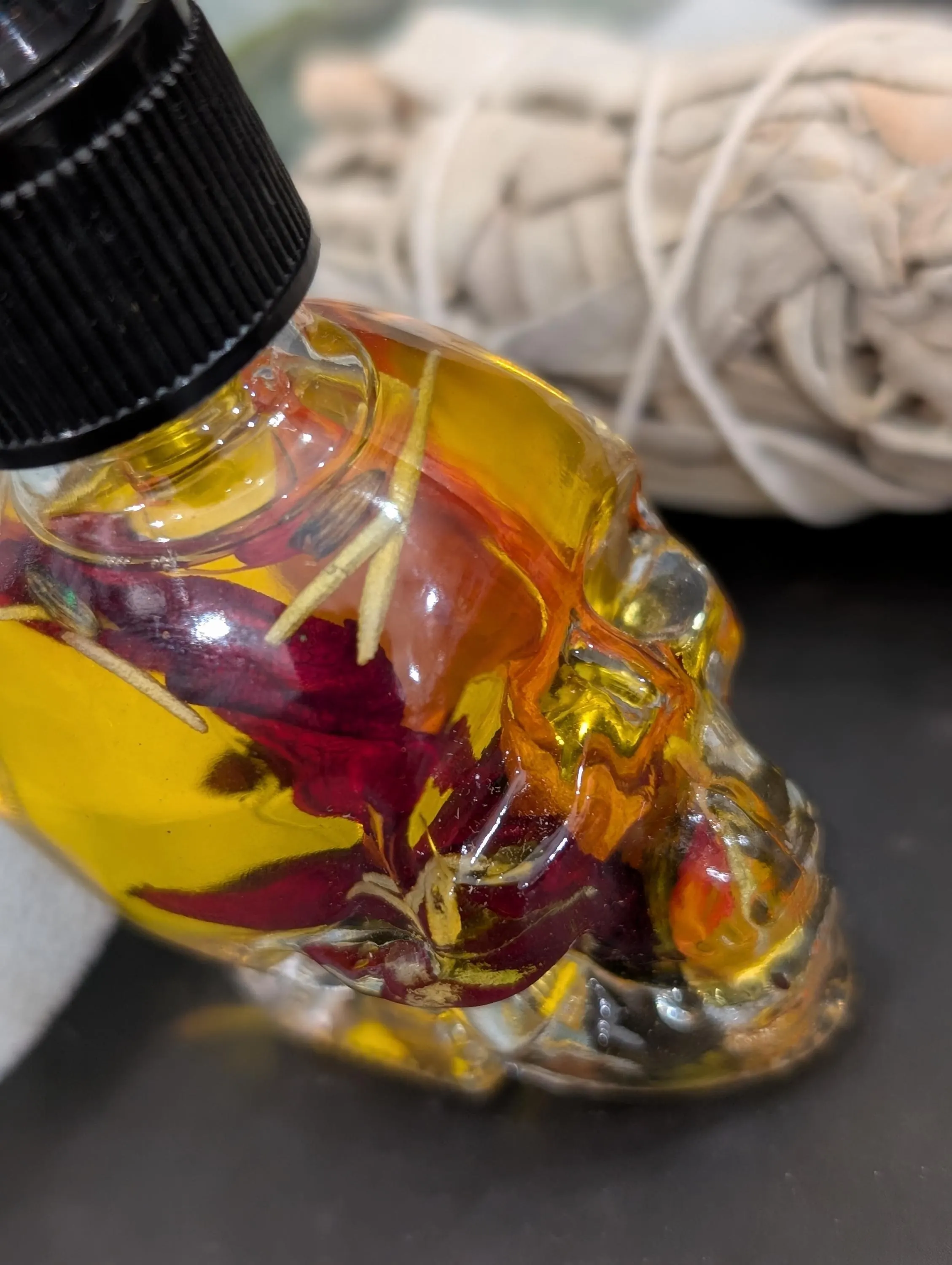 Skull-shaped Infused Oil Bottle Use For Anointing Protection Perfume Intention