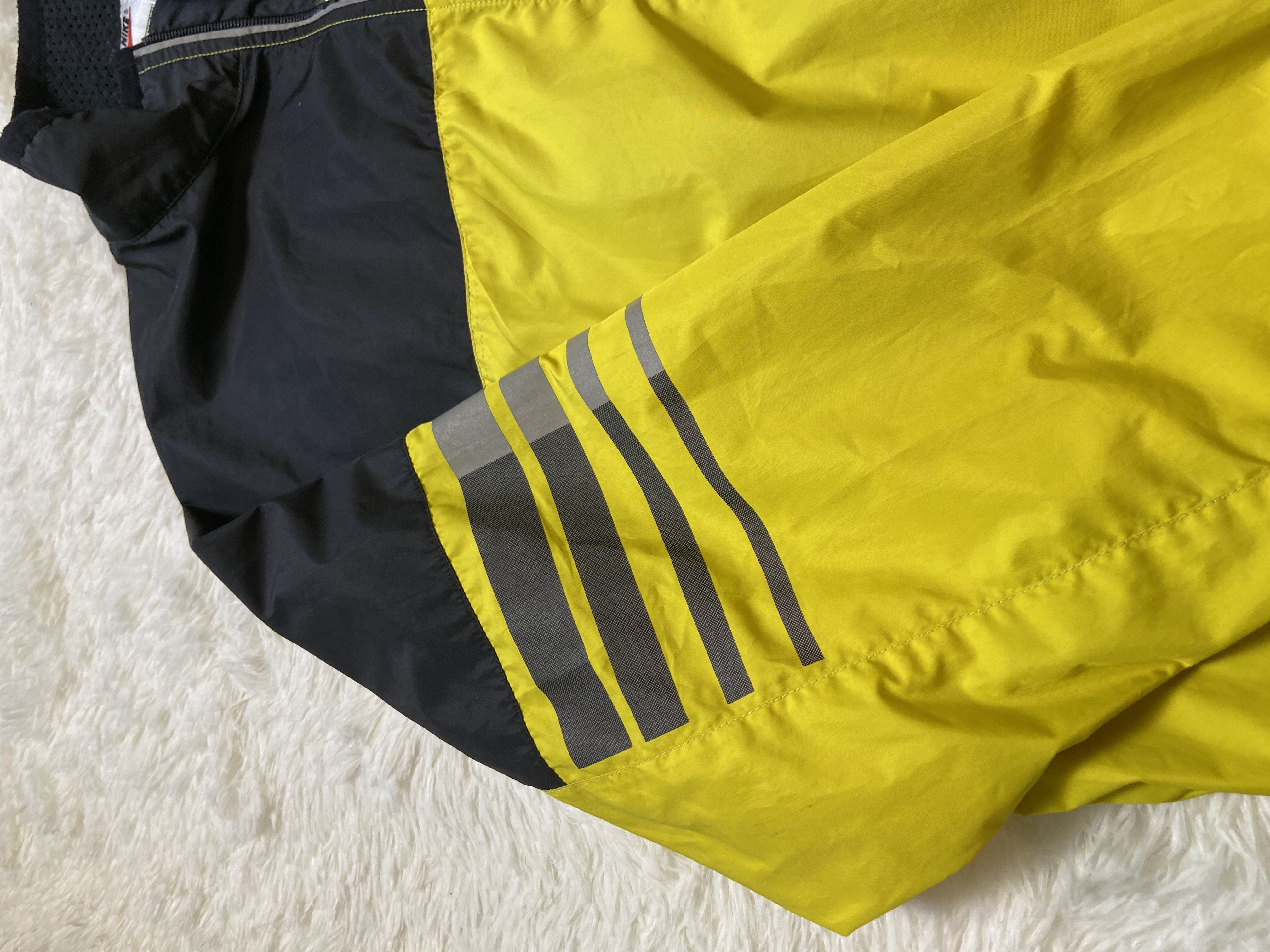Veste coupe vent Nike Vintage jaune et noir
