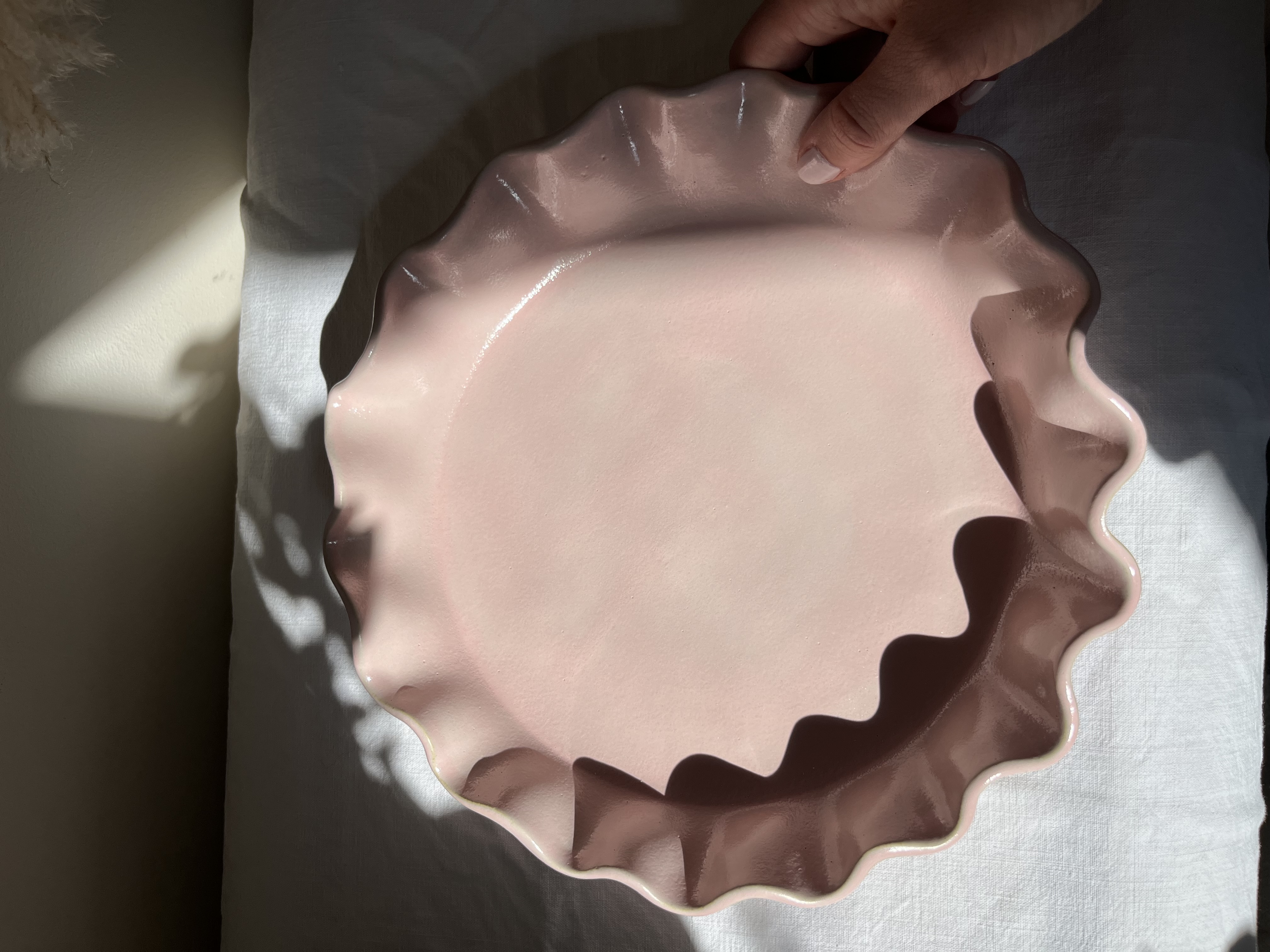Plat à vagues grès rose
