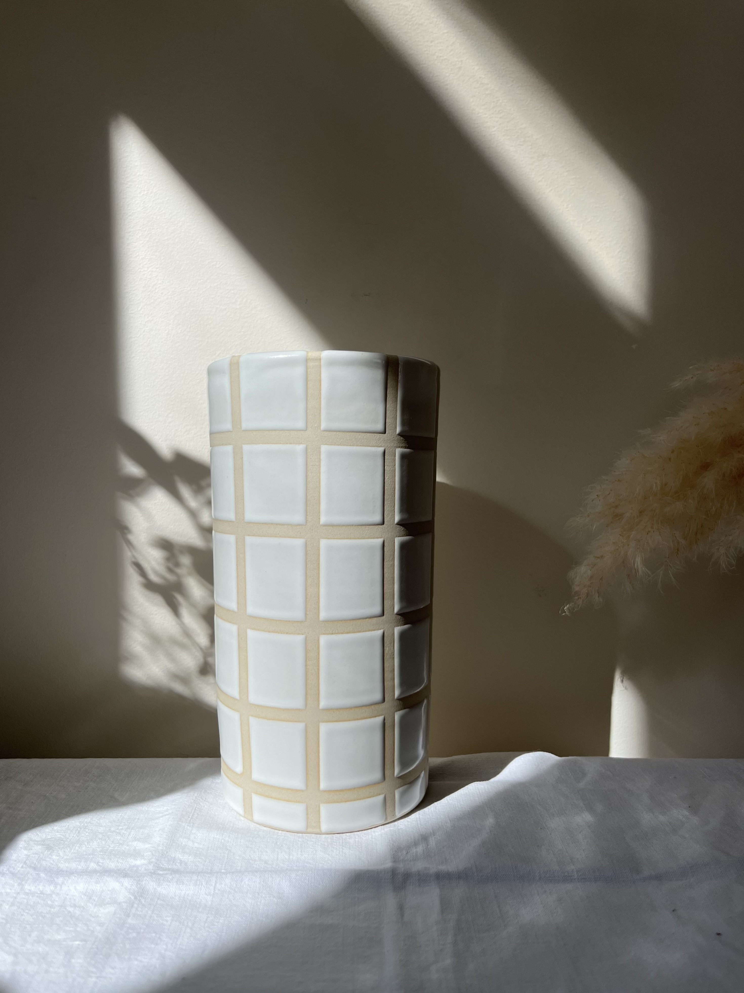 Vase quadrillé blanc
