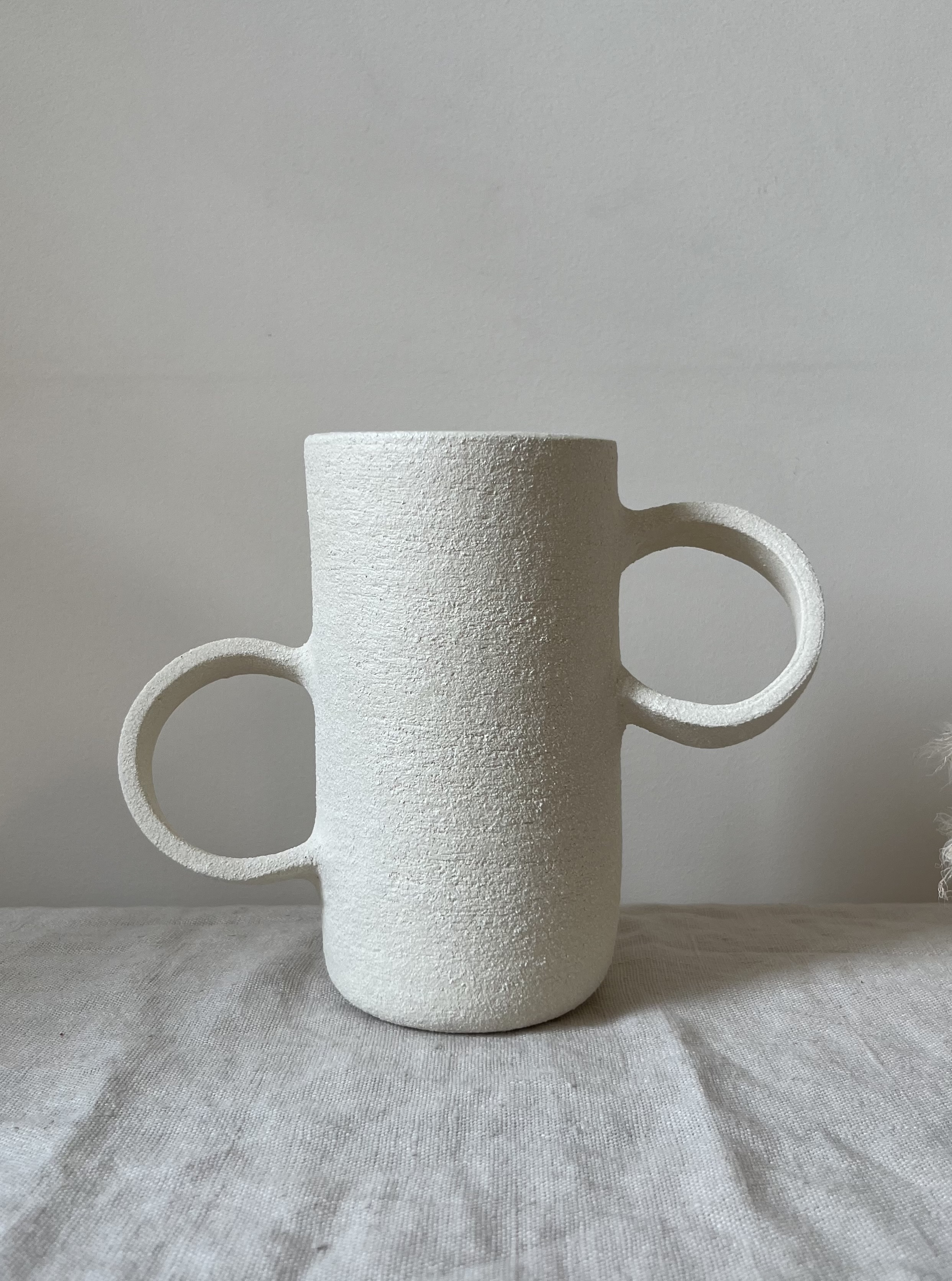 Vase texturé asymétrique