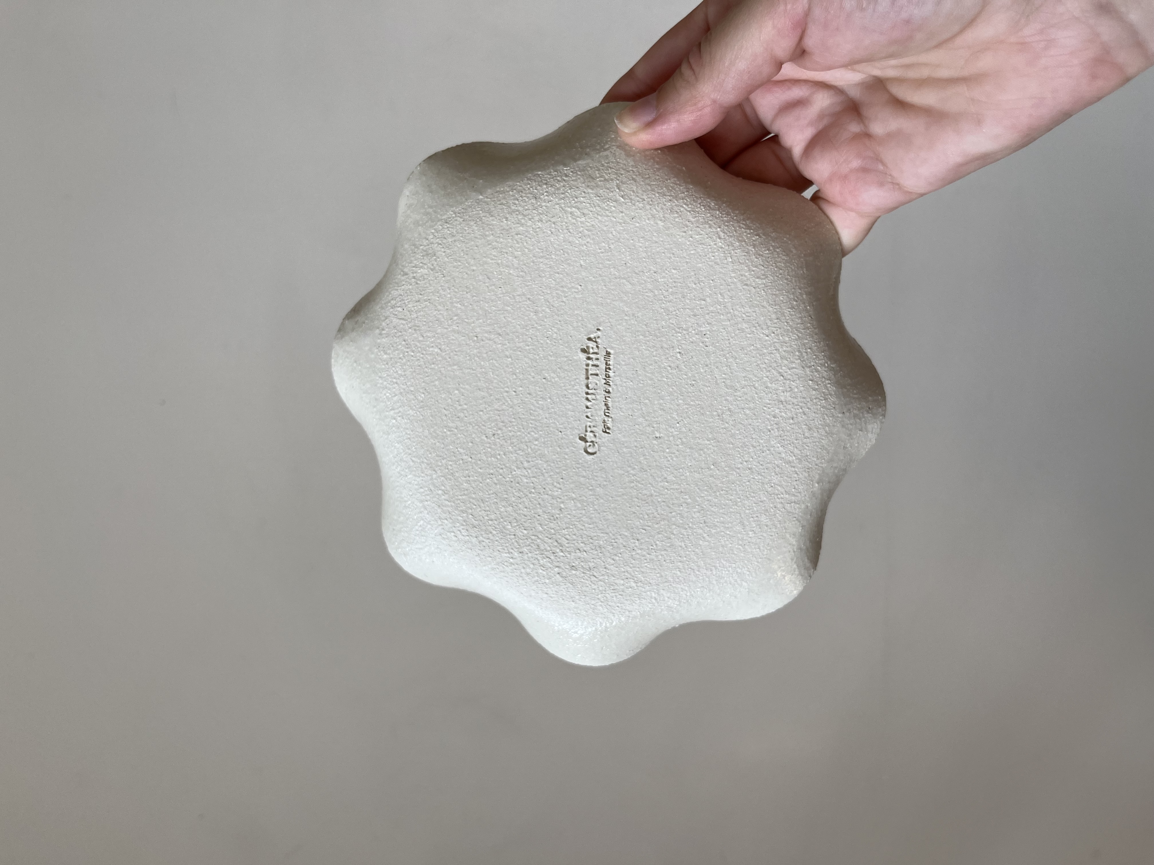 Petite assiette texturée