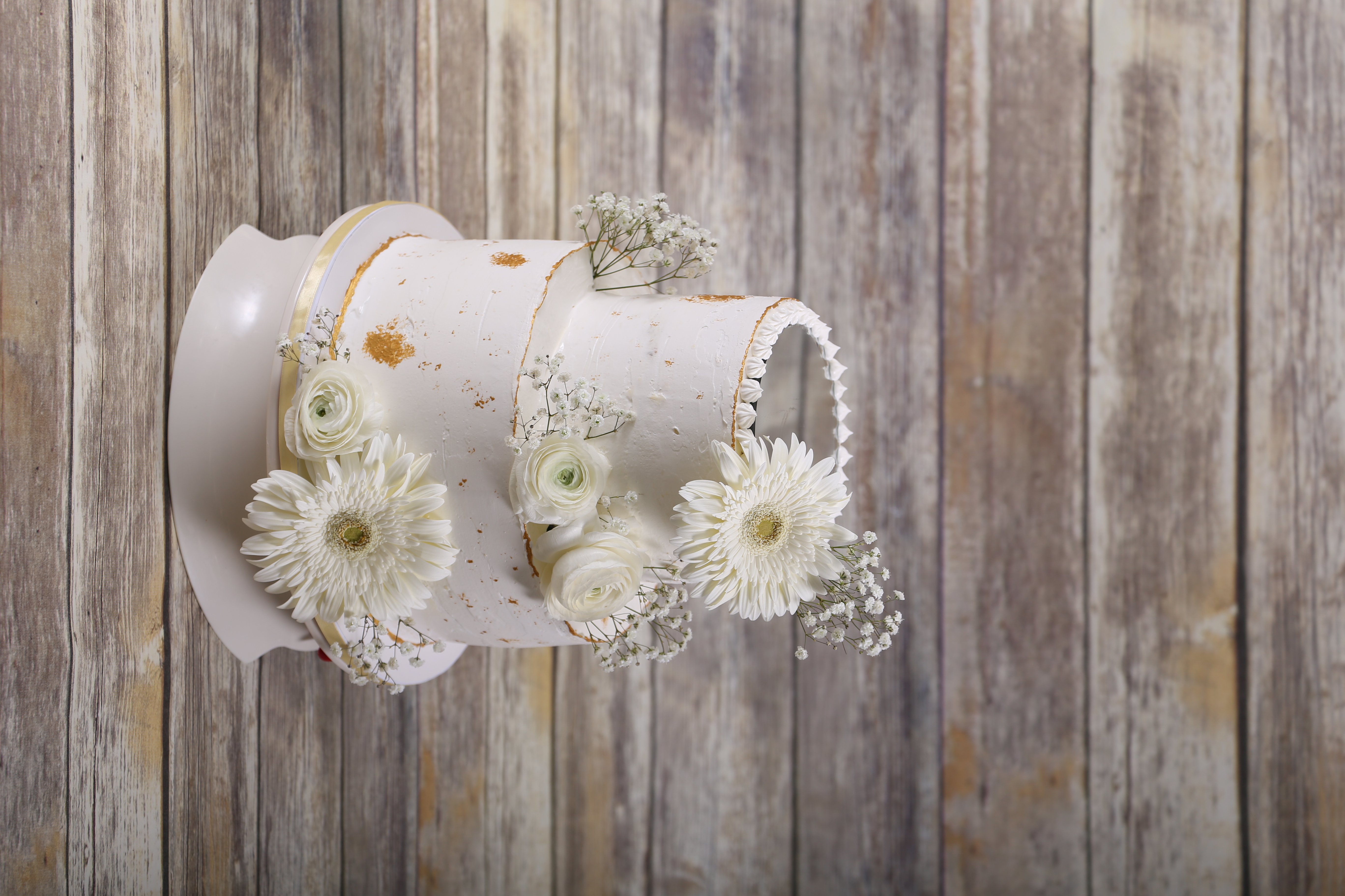 Rustic White Floral Cake - Wedding Cake