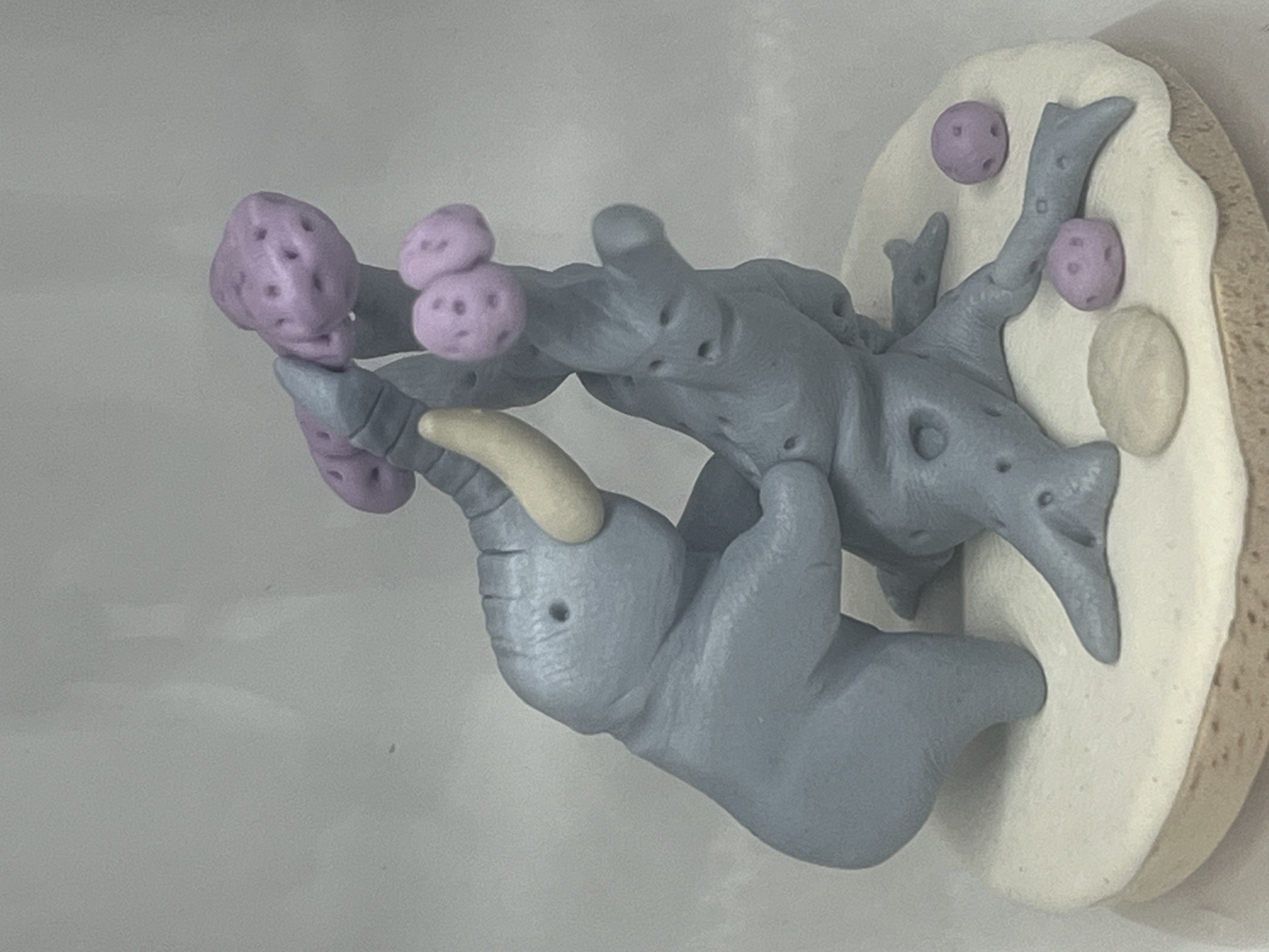 Eléphant à l'arbre - III