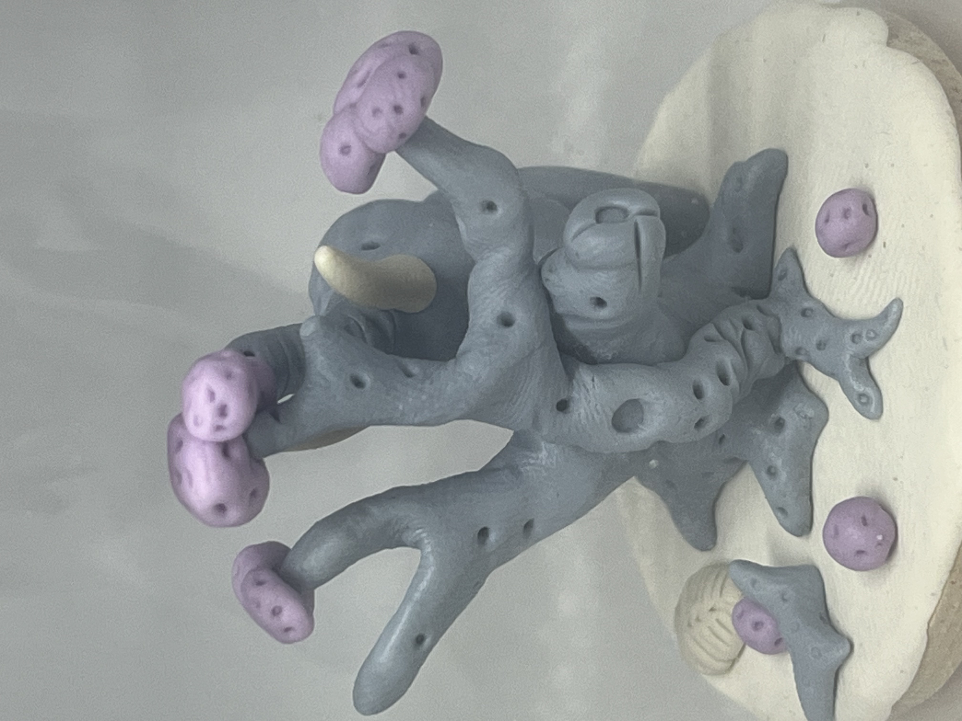 Eléphant à l'arbre - III