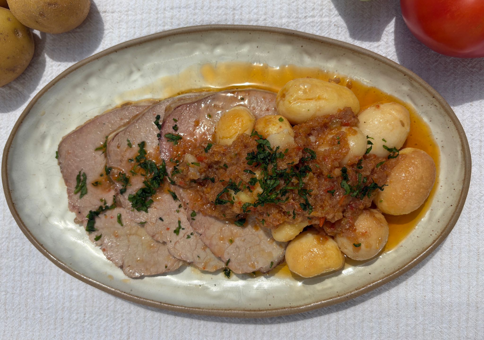 Redondo de ternera c/ patatas asadas