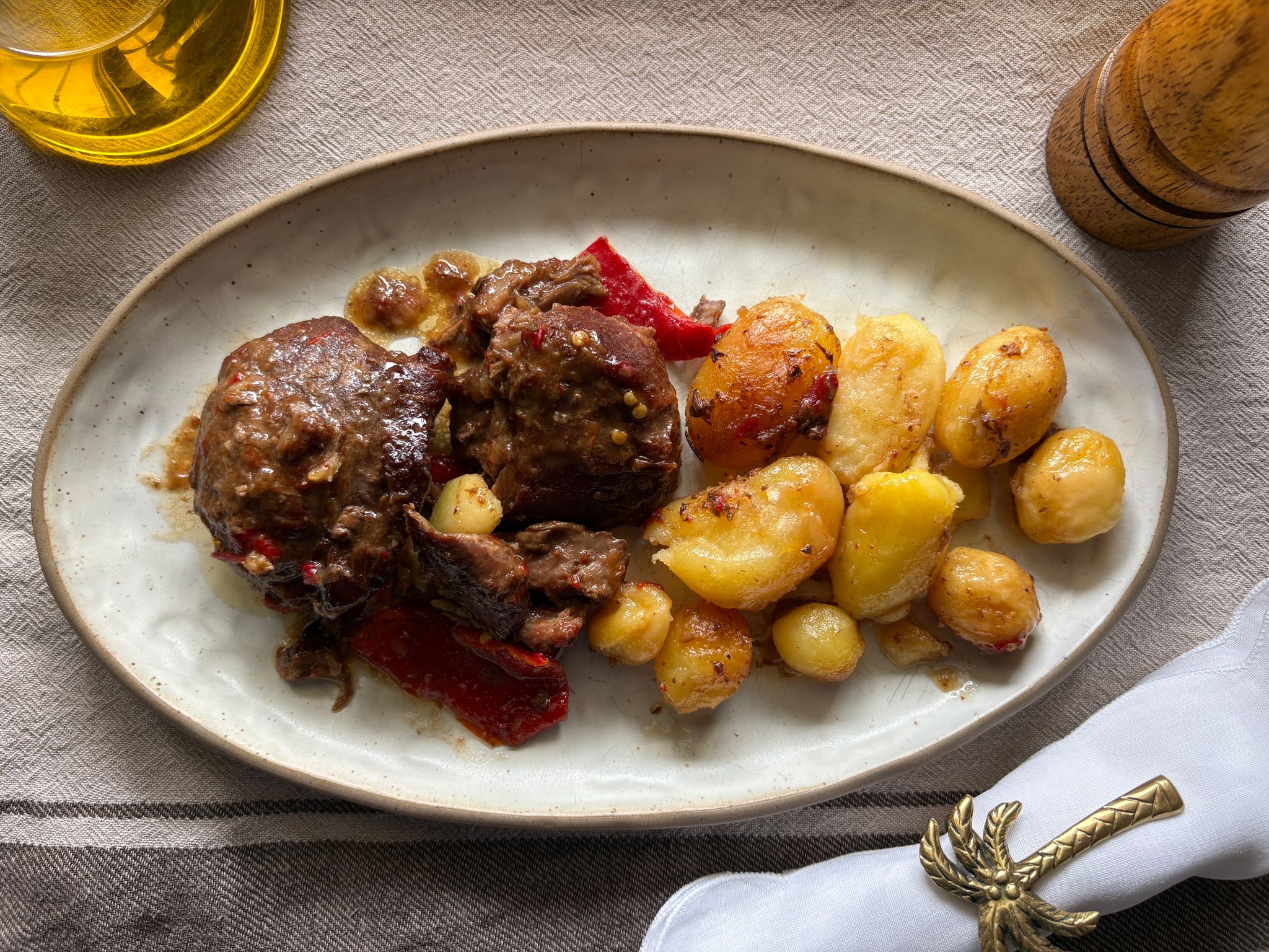 Carrilleras c/ patatas asadas