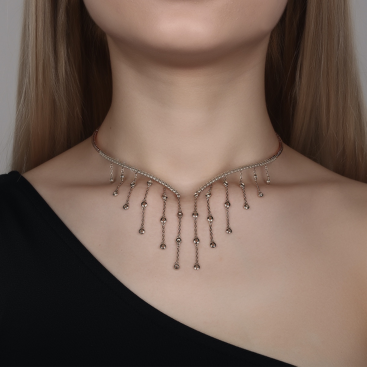 Elegant Gold Necklace