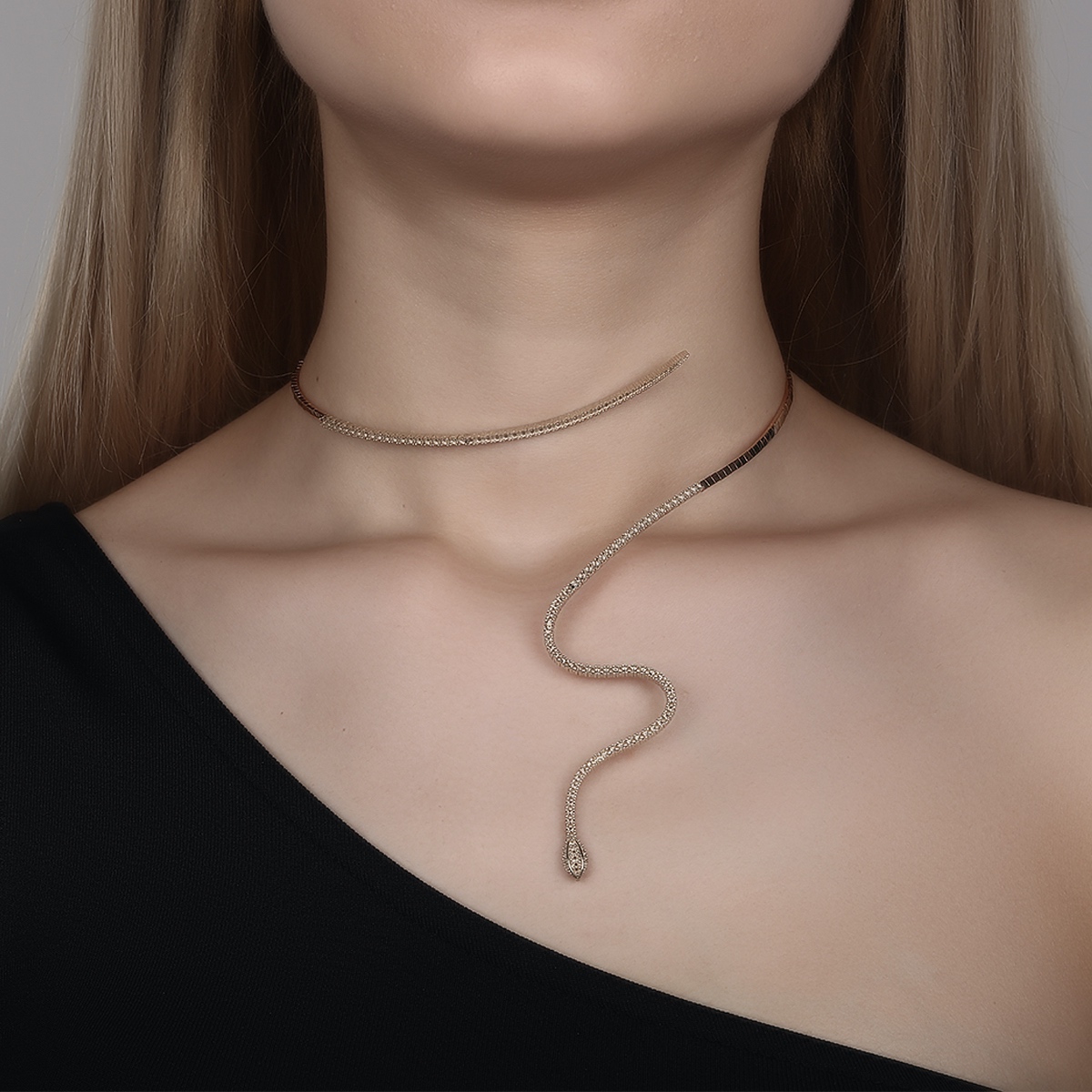 Elegant Gold Necklace