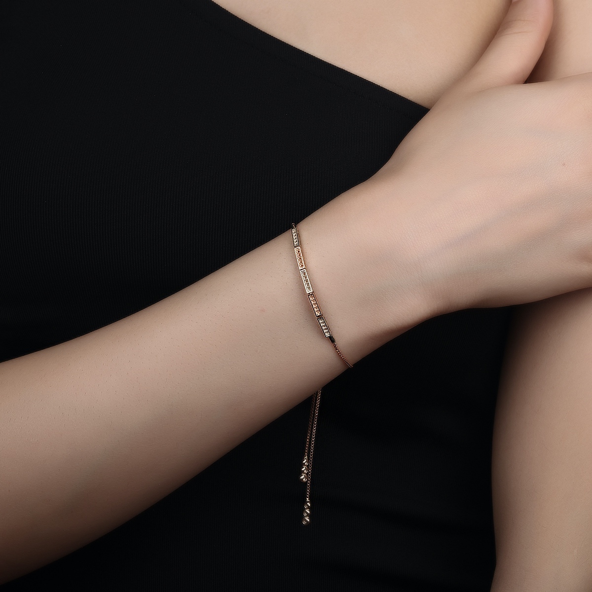 Elegant Adjustable Mounting Bracelet