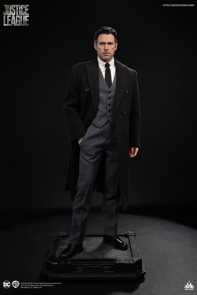 Justice League Statue 1/4 Bruce Wayne (Ben Affleck) Licensed Resin Statue