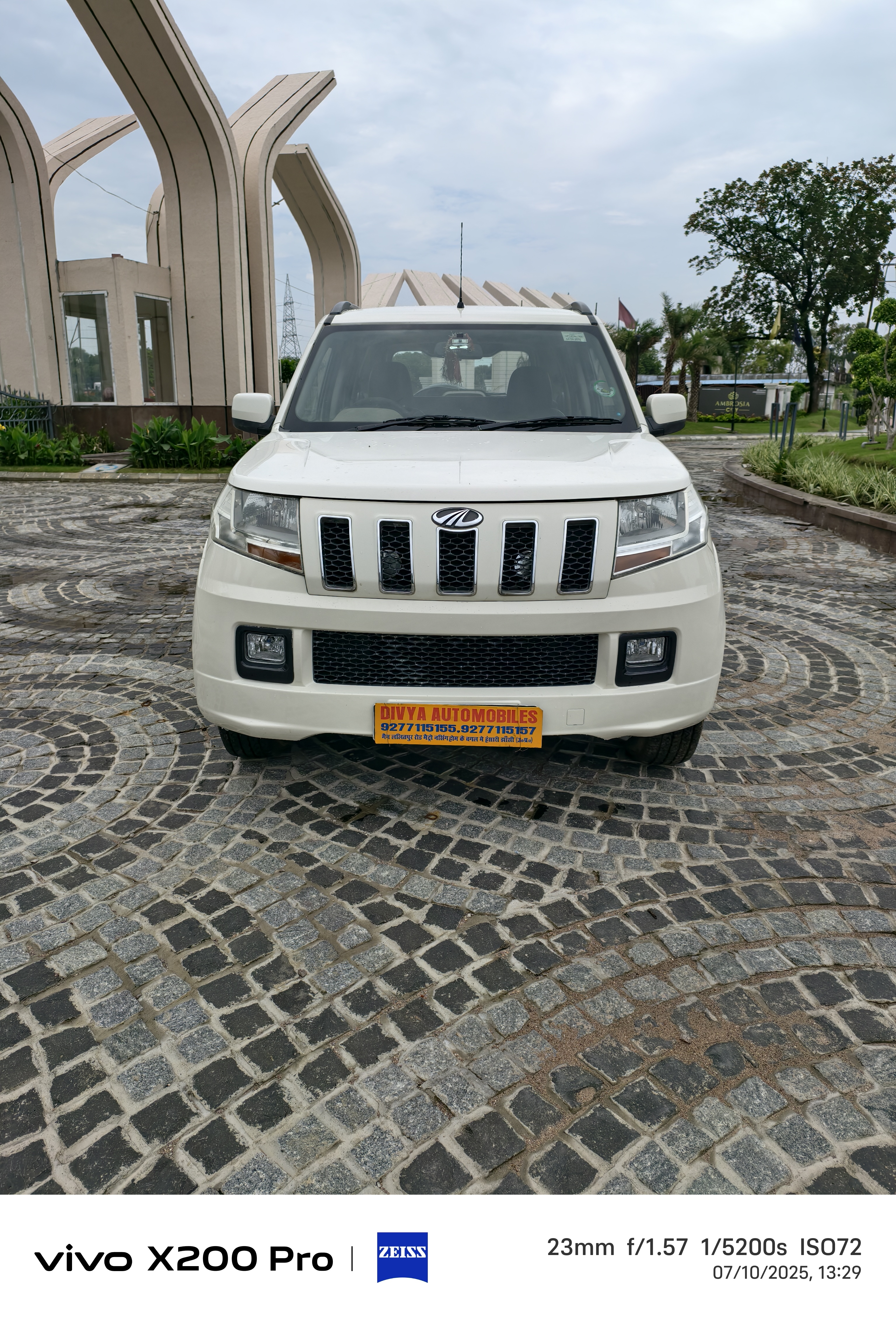 Mahindra TUV300 T6 Model 2016 First Owner