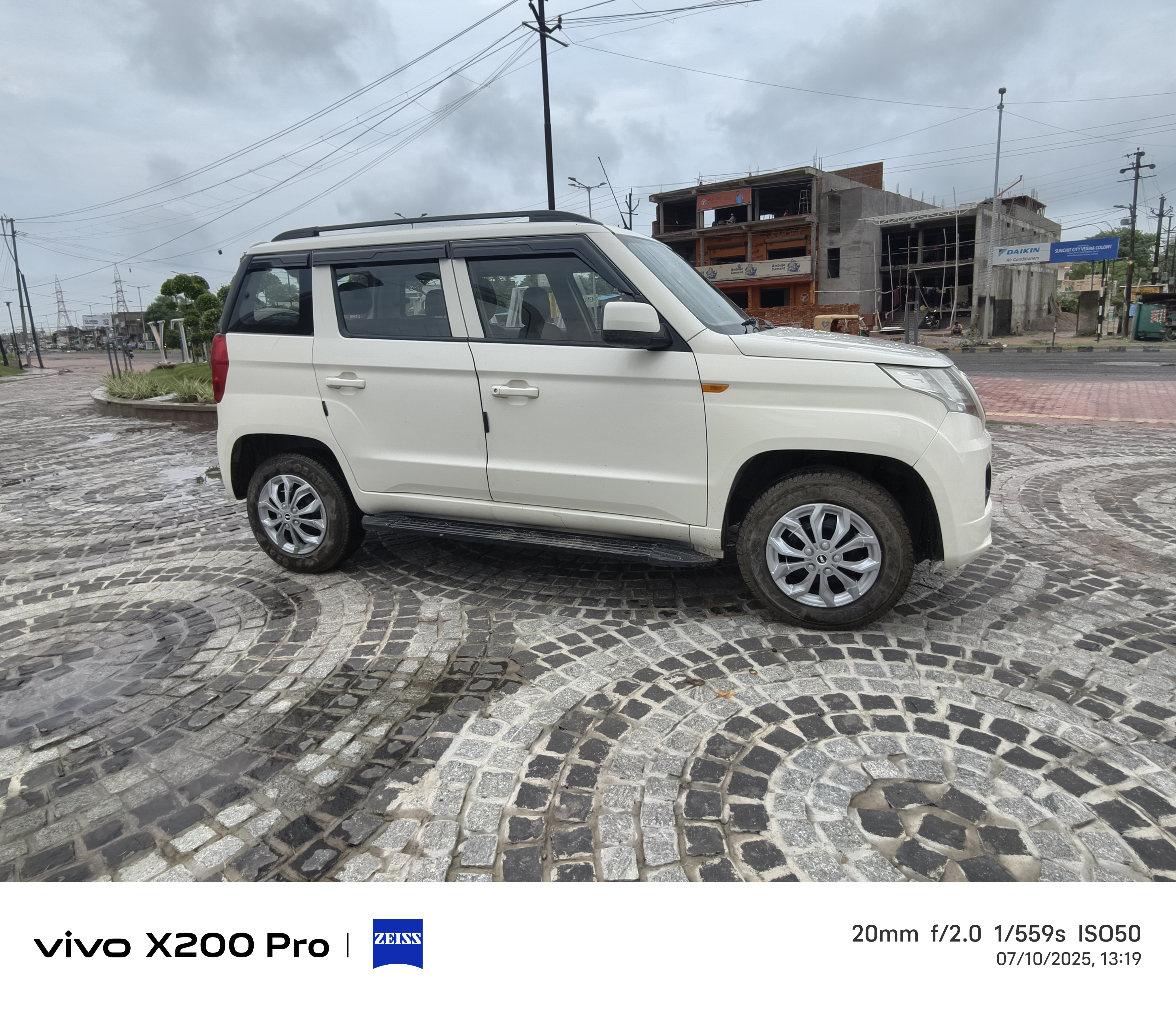 Mahindra TUV300 T6 Model 2016 First Owner 