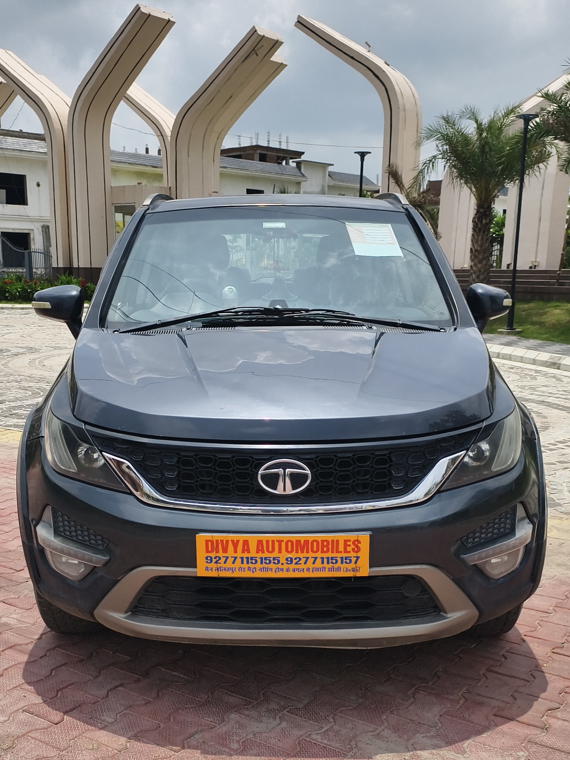 Tata Hexa XT Model 2017 First Owner Running 95000