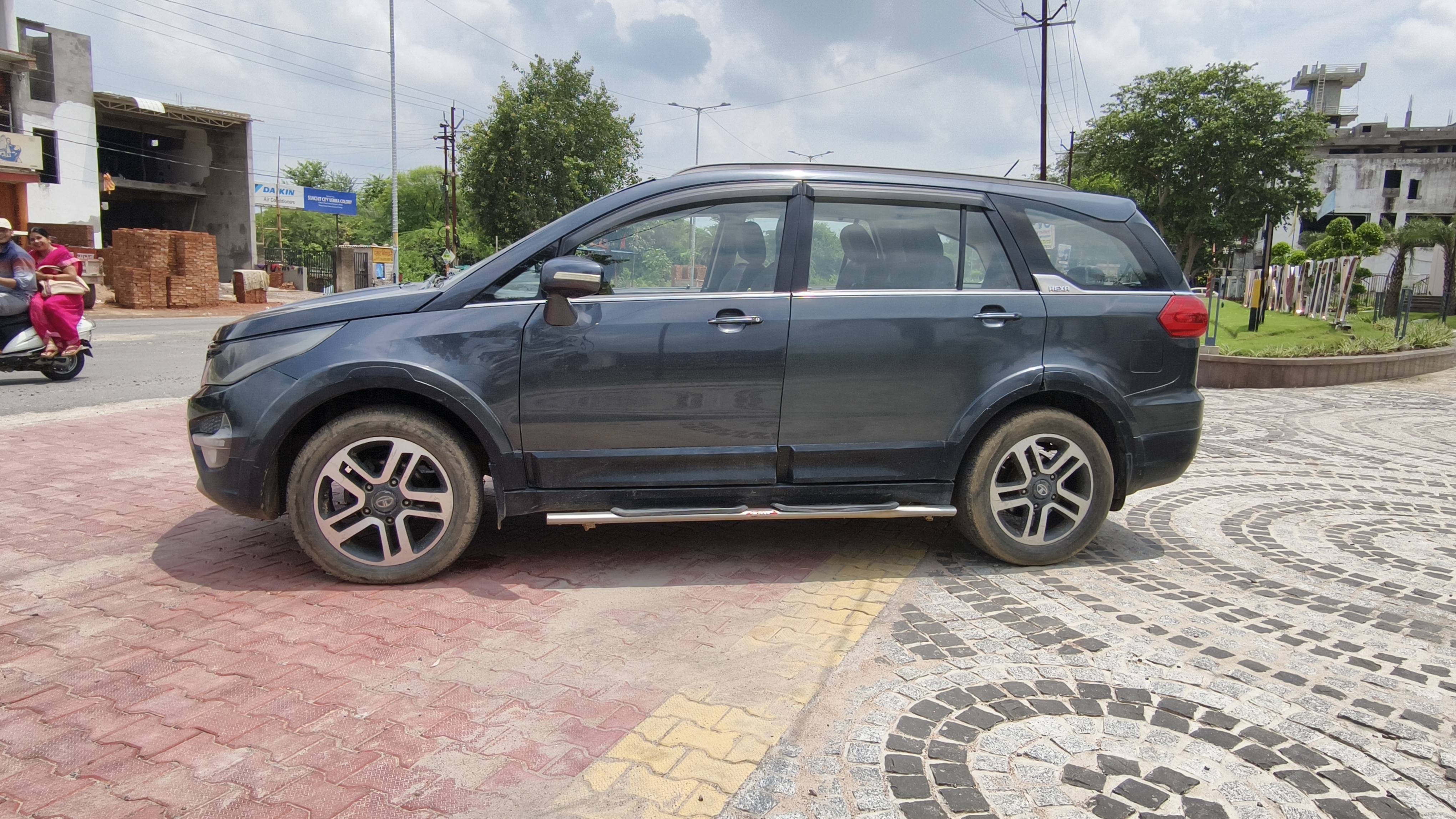 Tata Hexa XT Model 2017 First Owner Running 95000