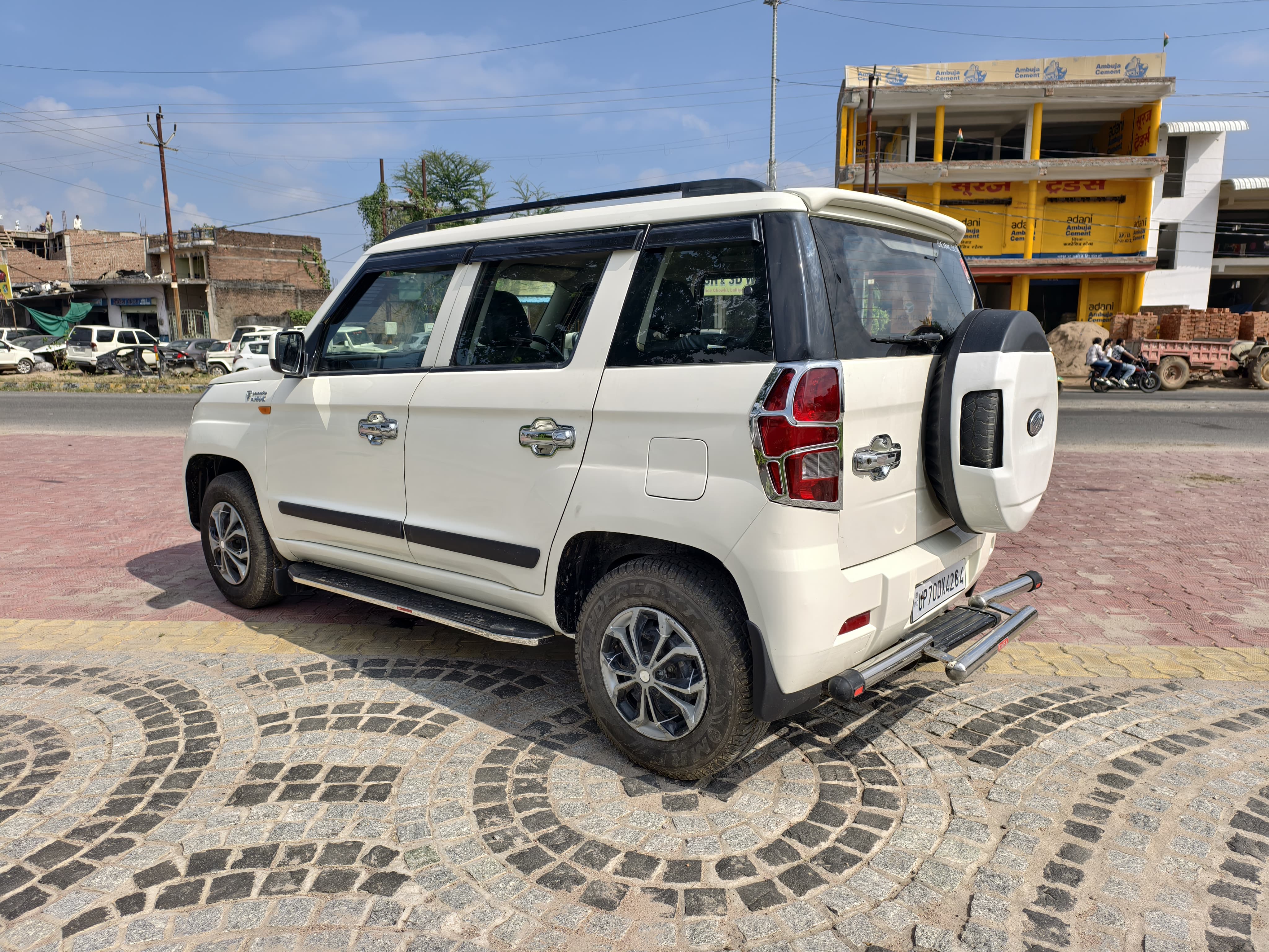 Mahindra TUV300 T6+ Model 2017 Owner First Running 80000km Fuel ⛽ Diesel 